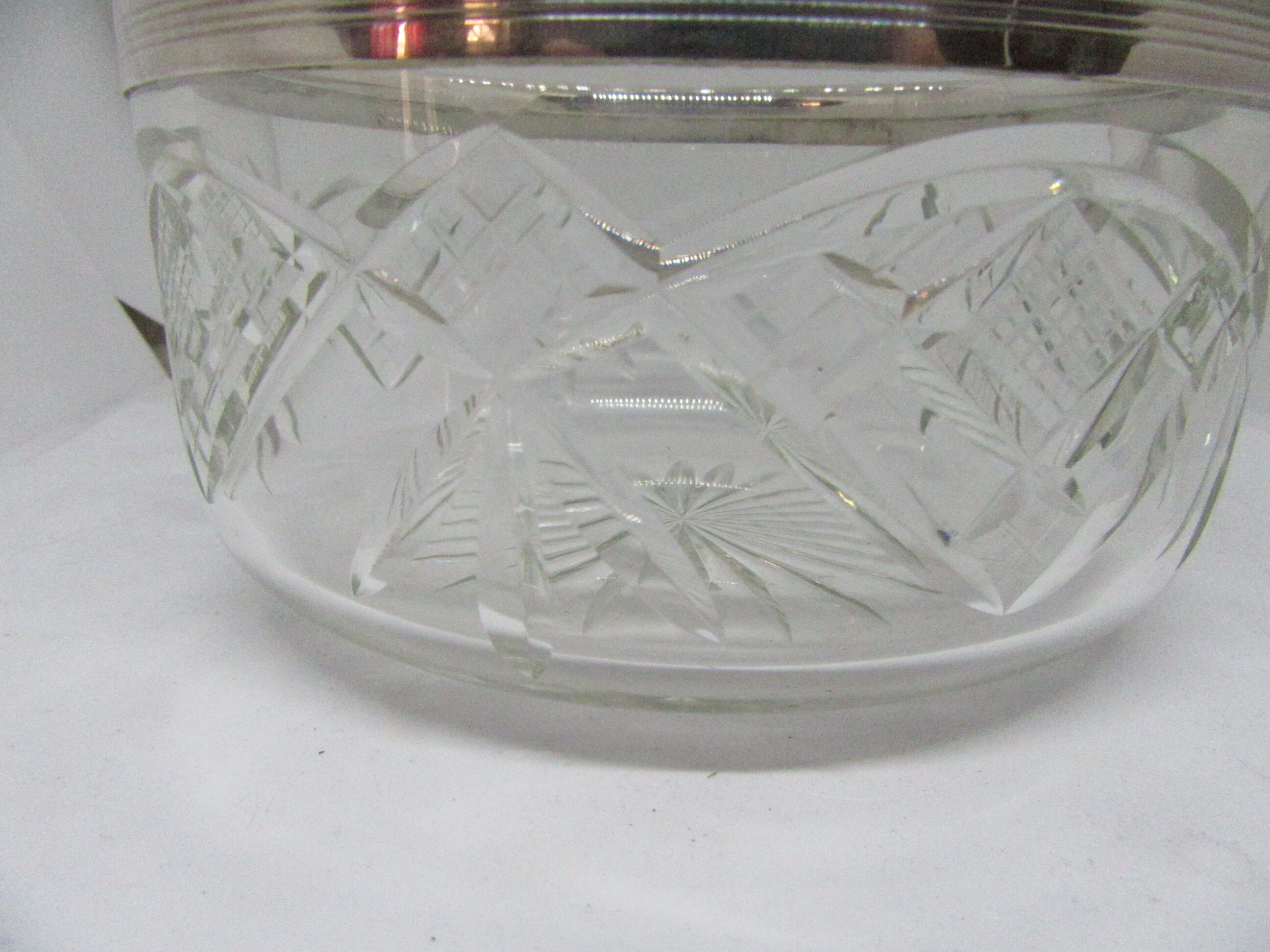 Crystal cutting and Metal agented cup