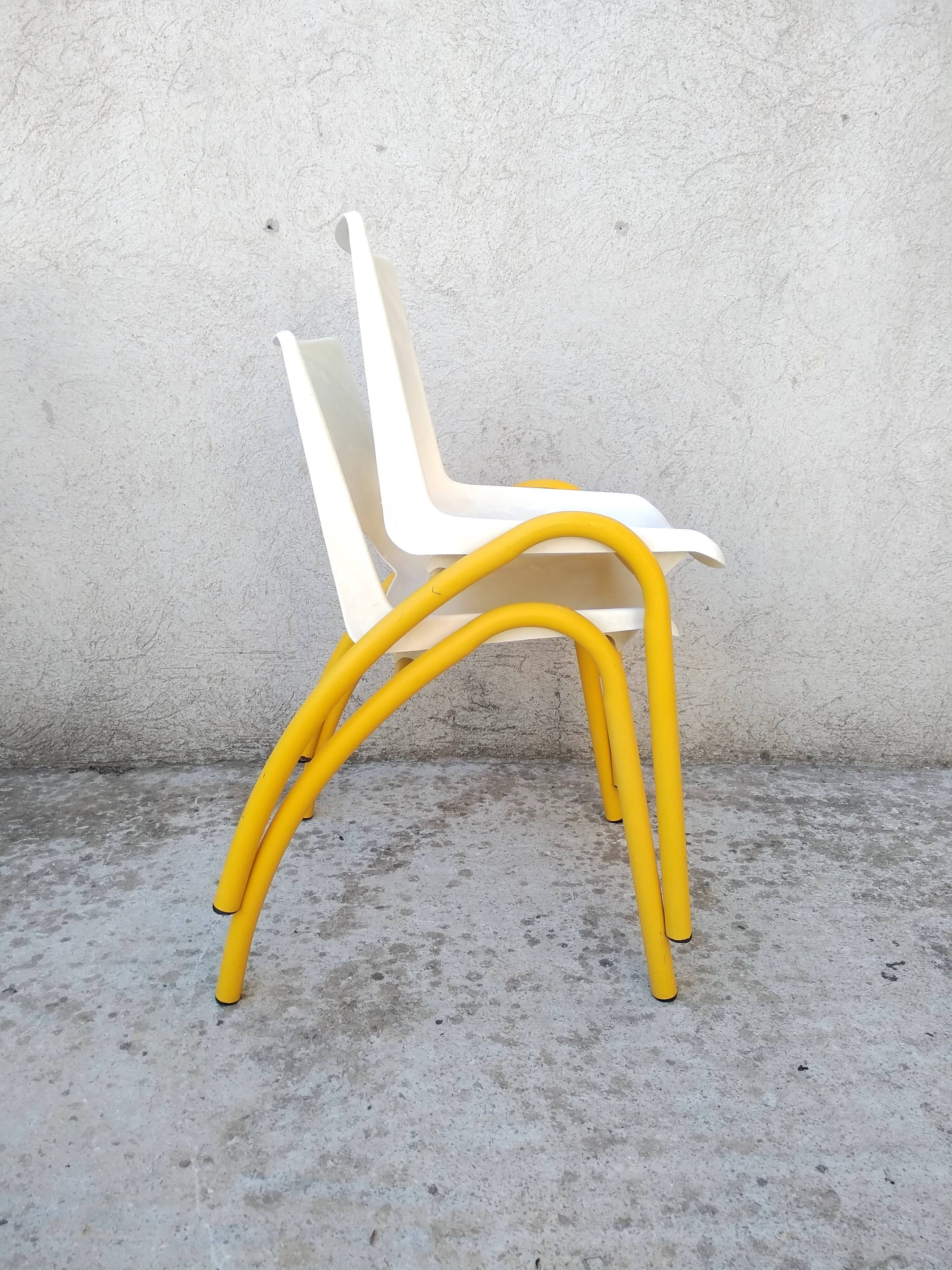 Chaise d'école vintage