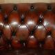 Paire de canapés Chesterfield antiques restaurés en cuir Boudreaux