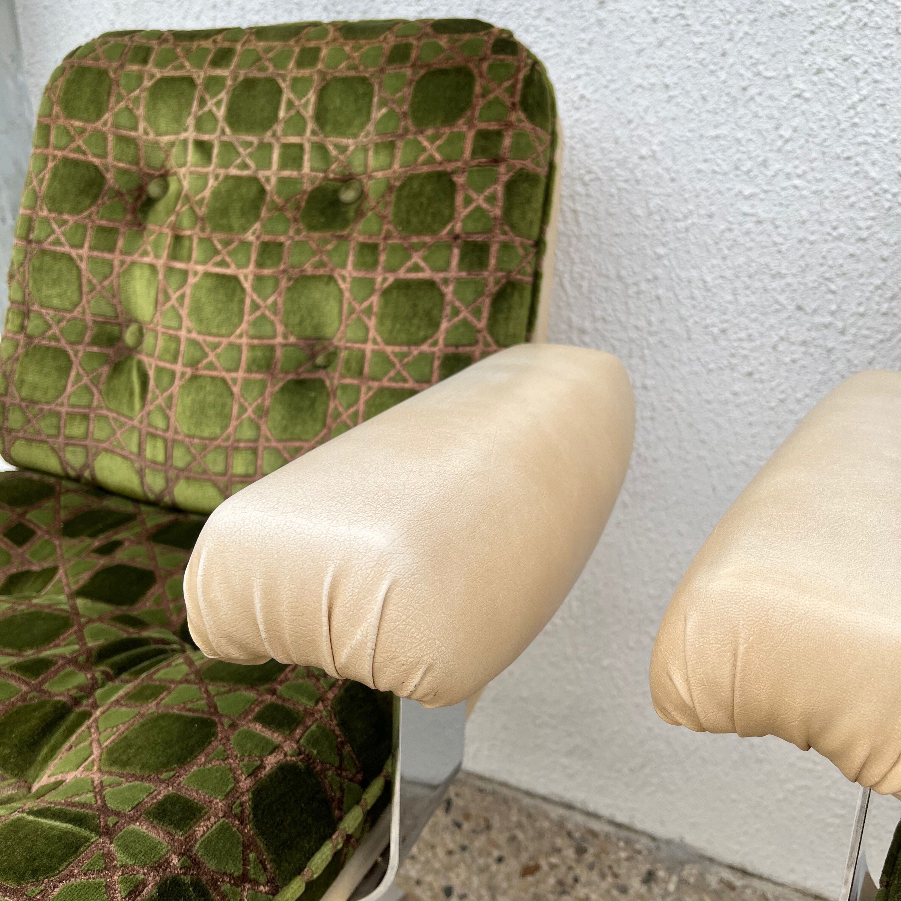 Set of two swivel chairs