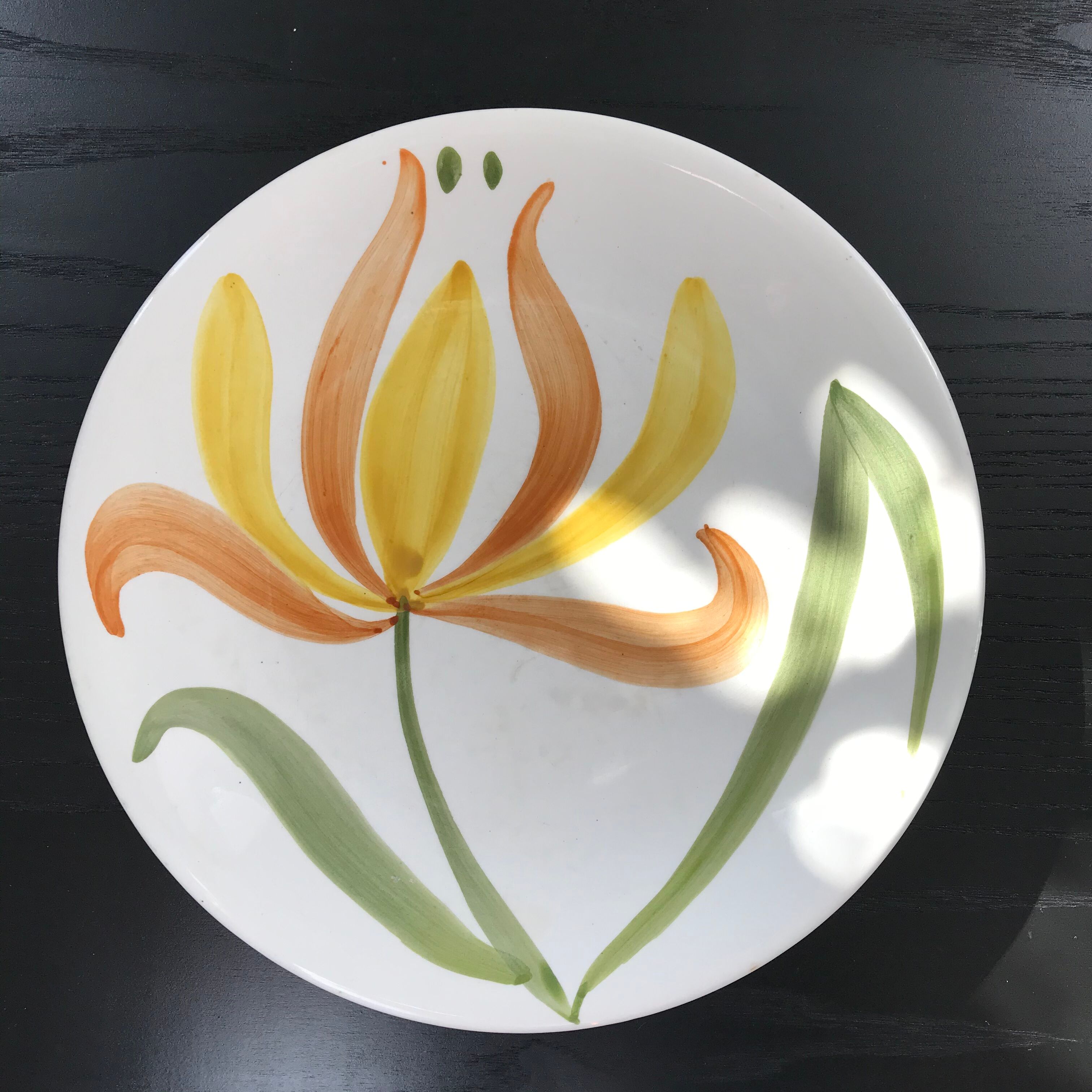 Floral pattern plate