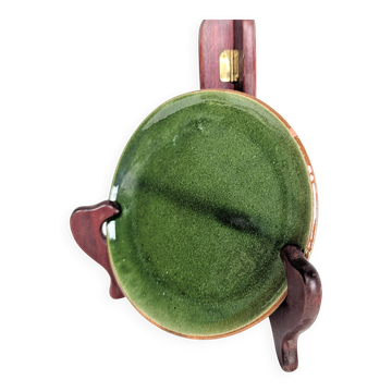Petite assiette en terre cuite vernissée verte