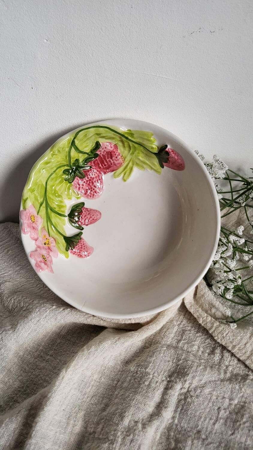 Large strawberry slip dish