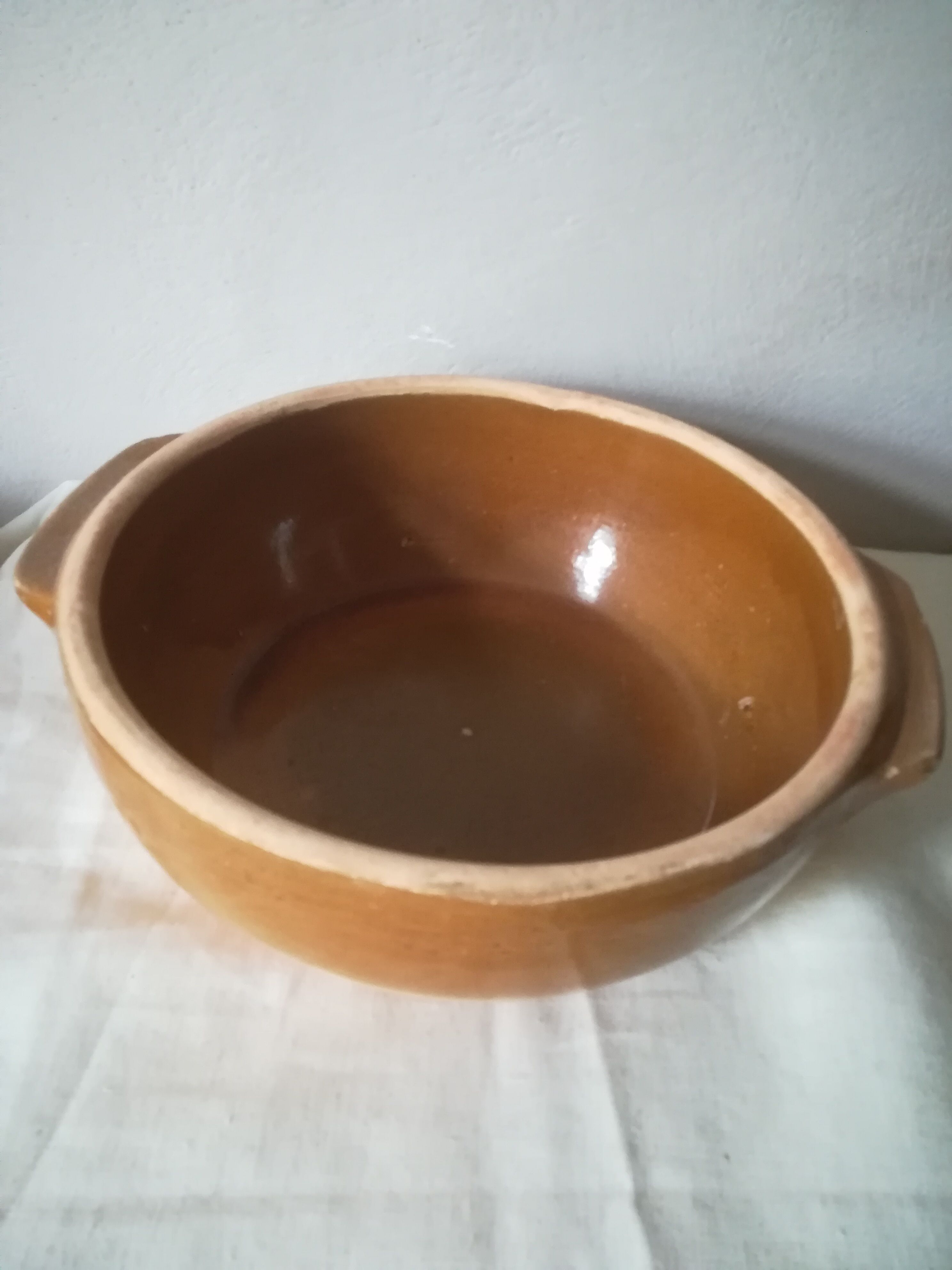 Enamelled terracotta dish