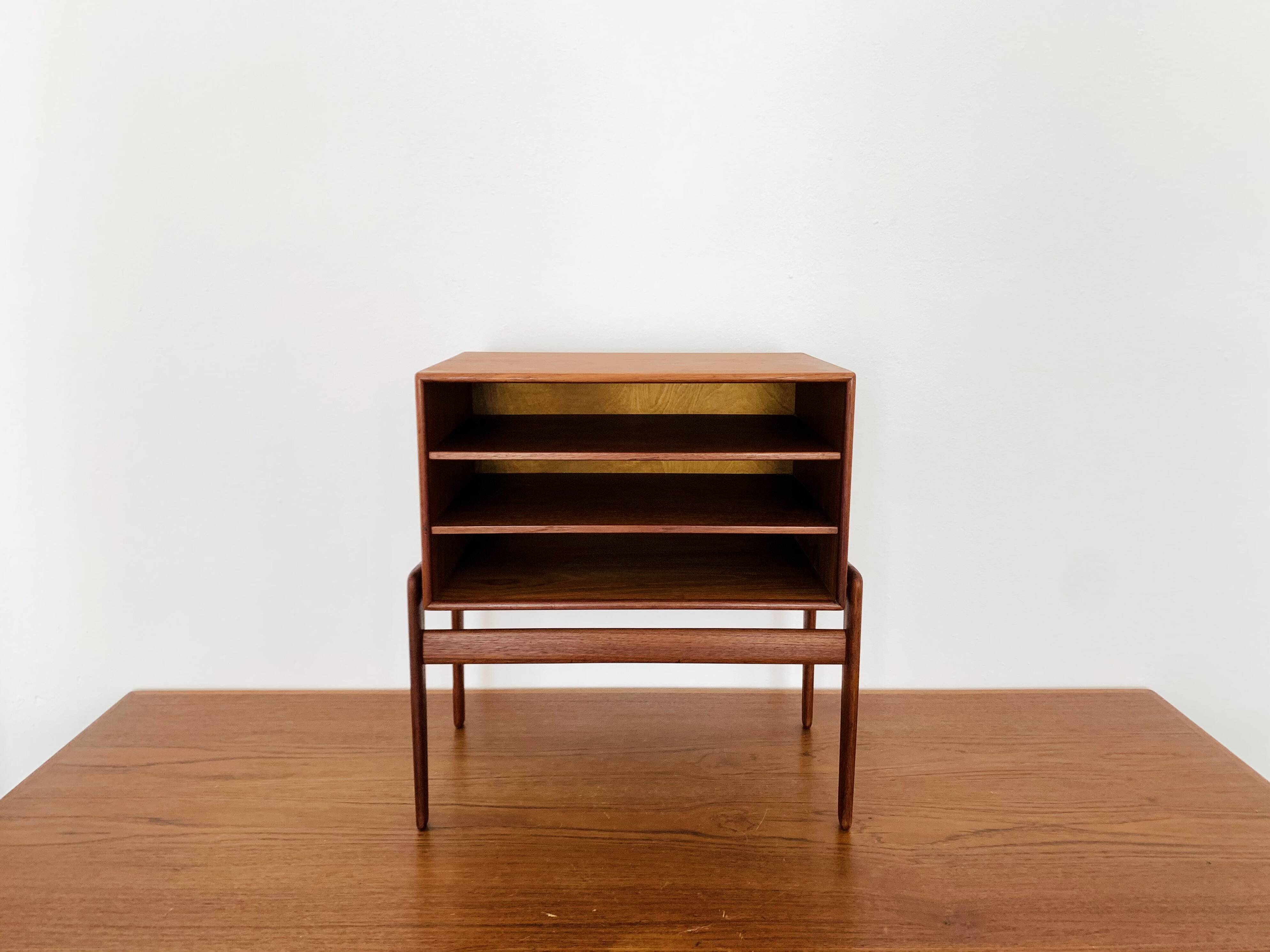 Table de chevet danoise en teck par Arne Vodder pour Vamo