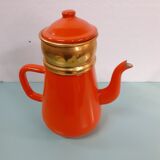 Orange enamelled sheet maker