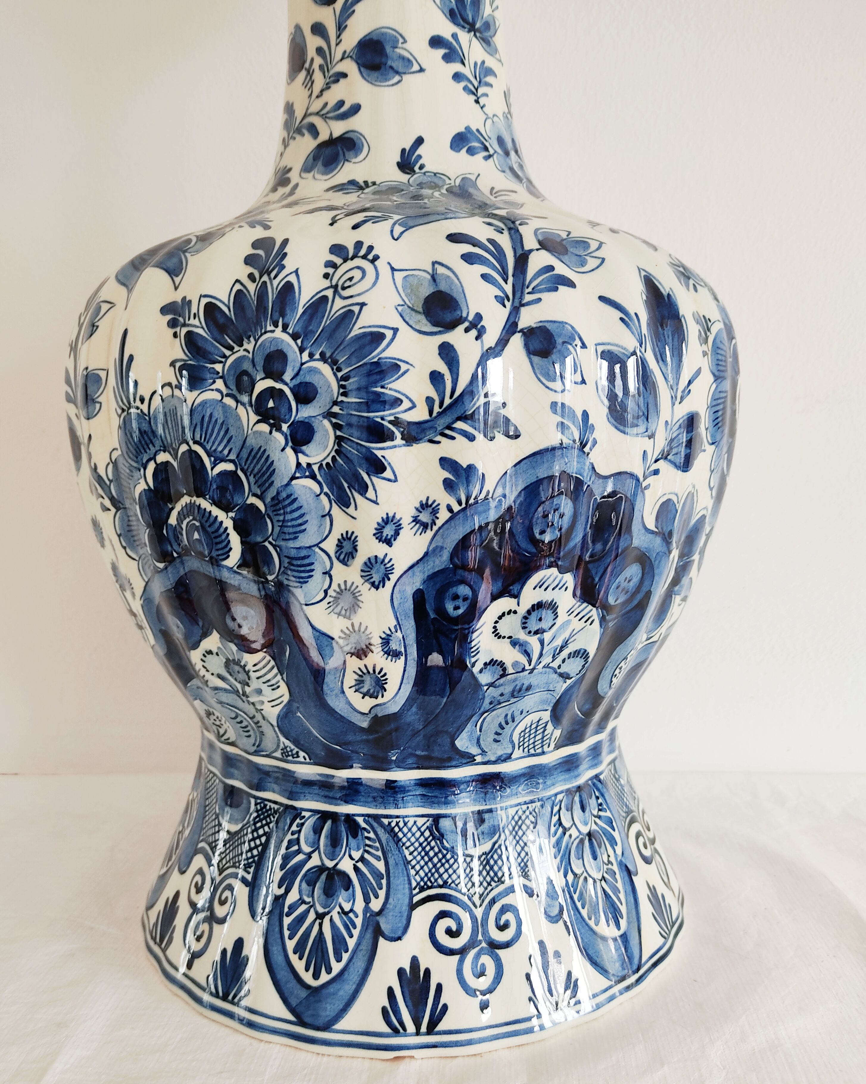 45 cm Delft vase