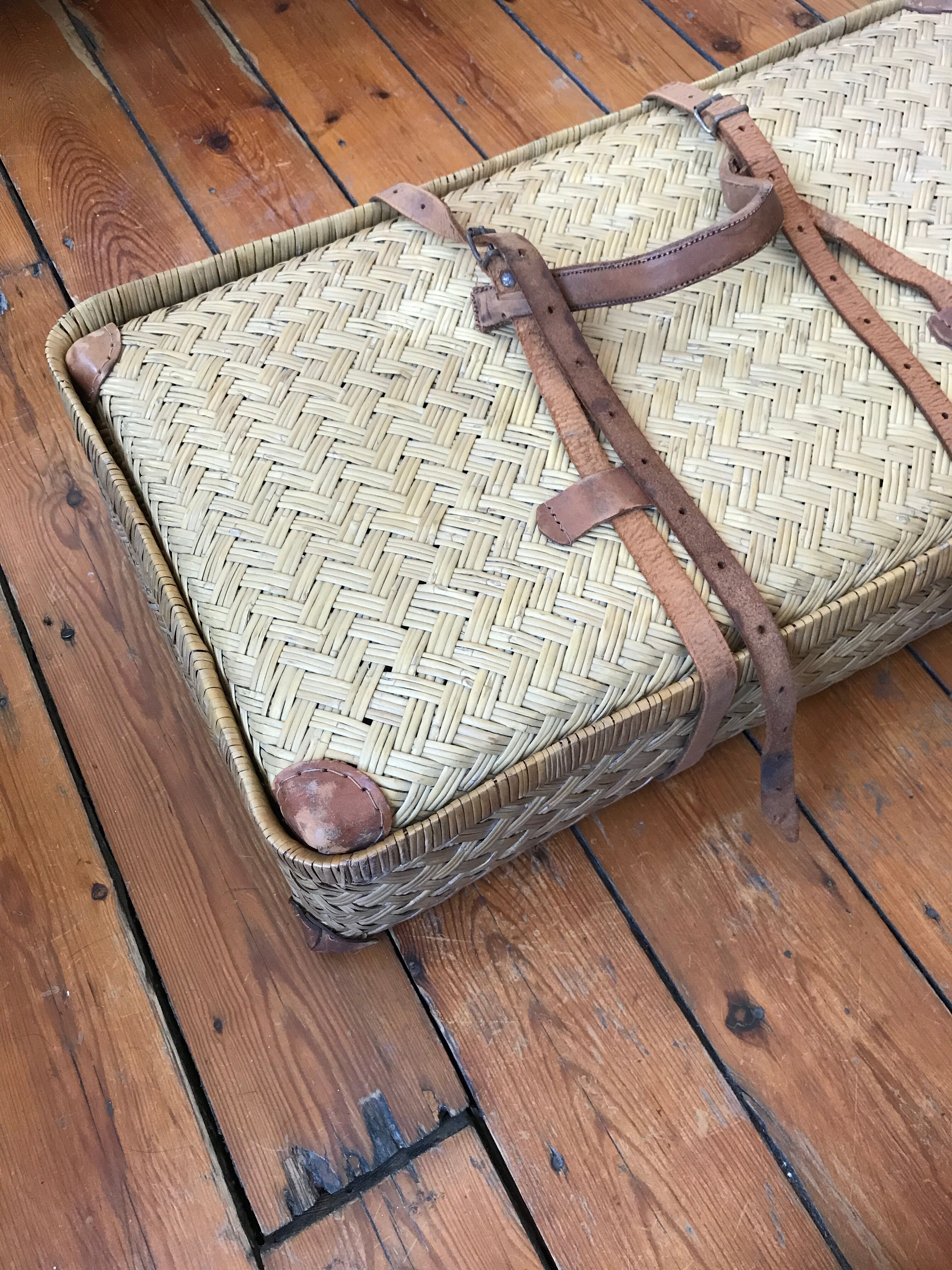 Colonial suitcase