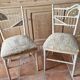 Paire de chaises de salon style Louis XVI
