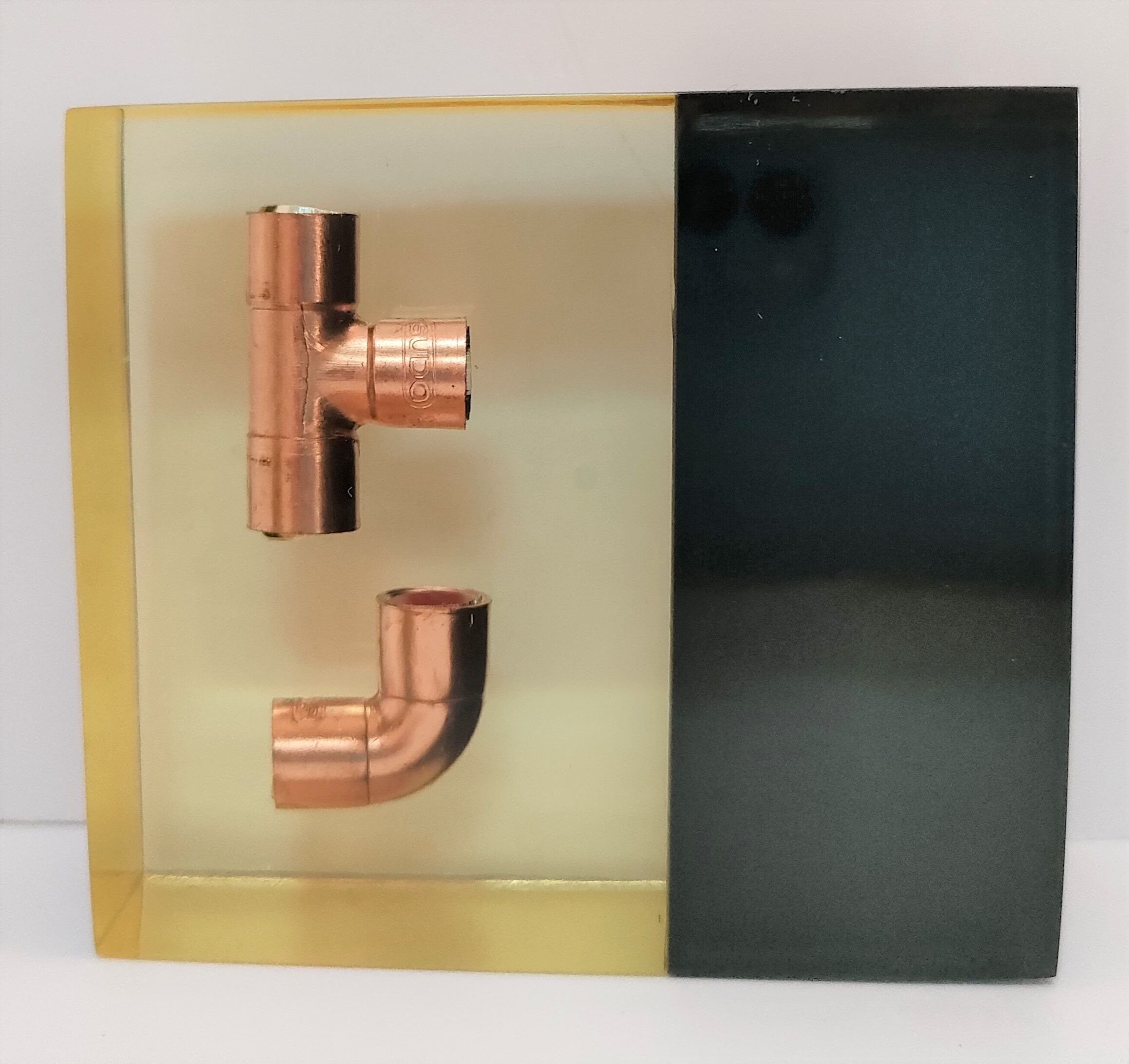 Lighter resin inclusions design 70s