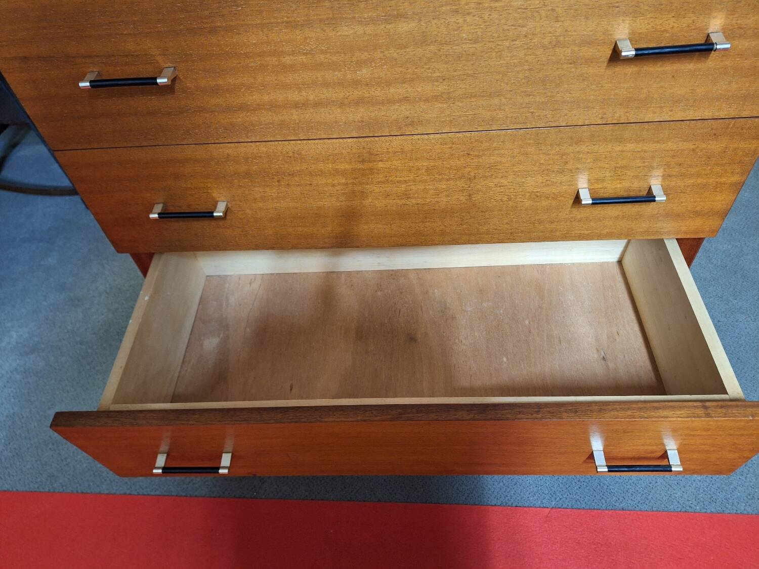 Vintage chest of drawers