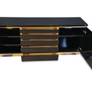 Buffet en laiton et laque par Jean Claude Mahey, années 1970.