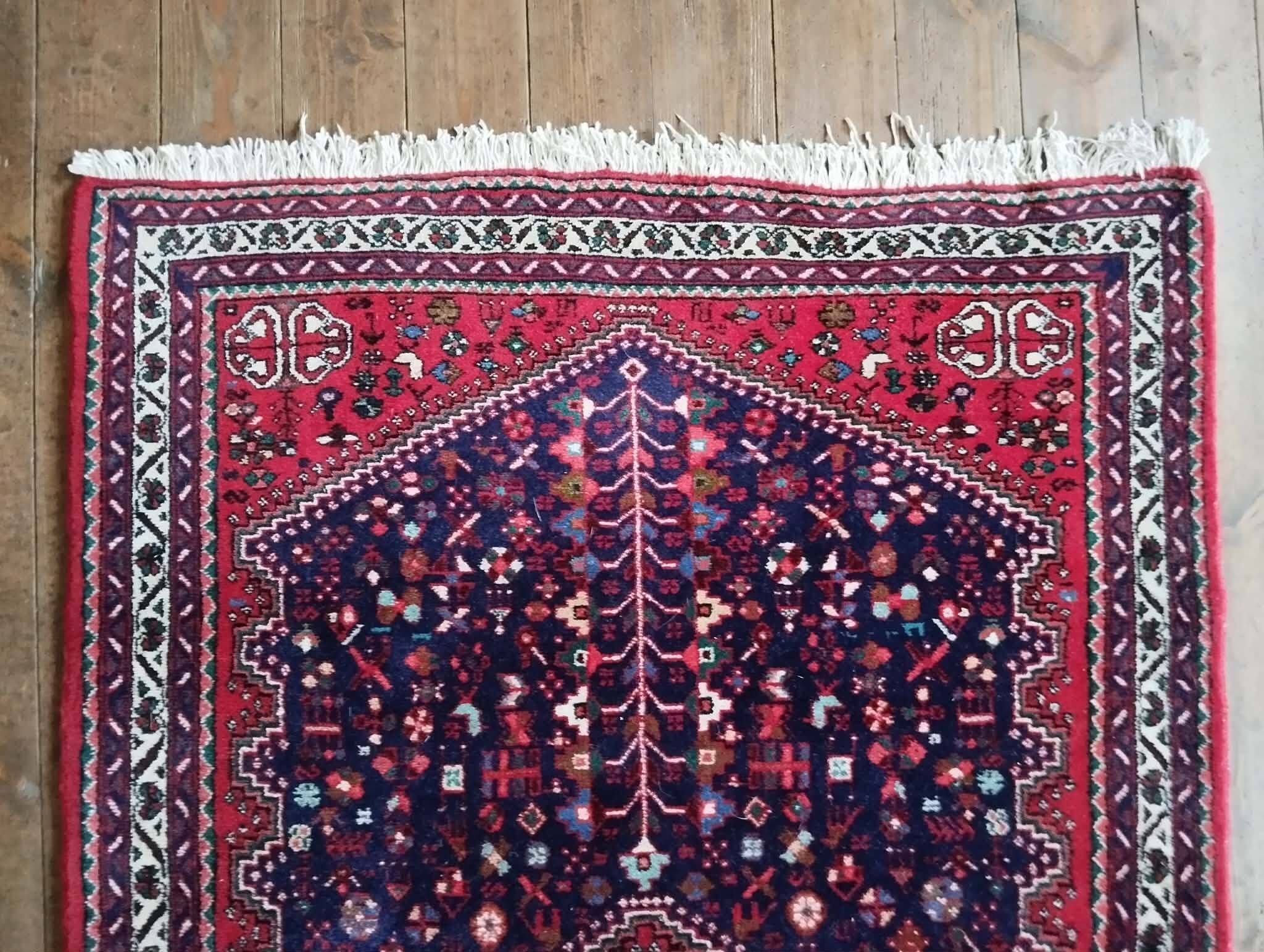 Handmade Persian Shiraz rug 161x106cm