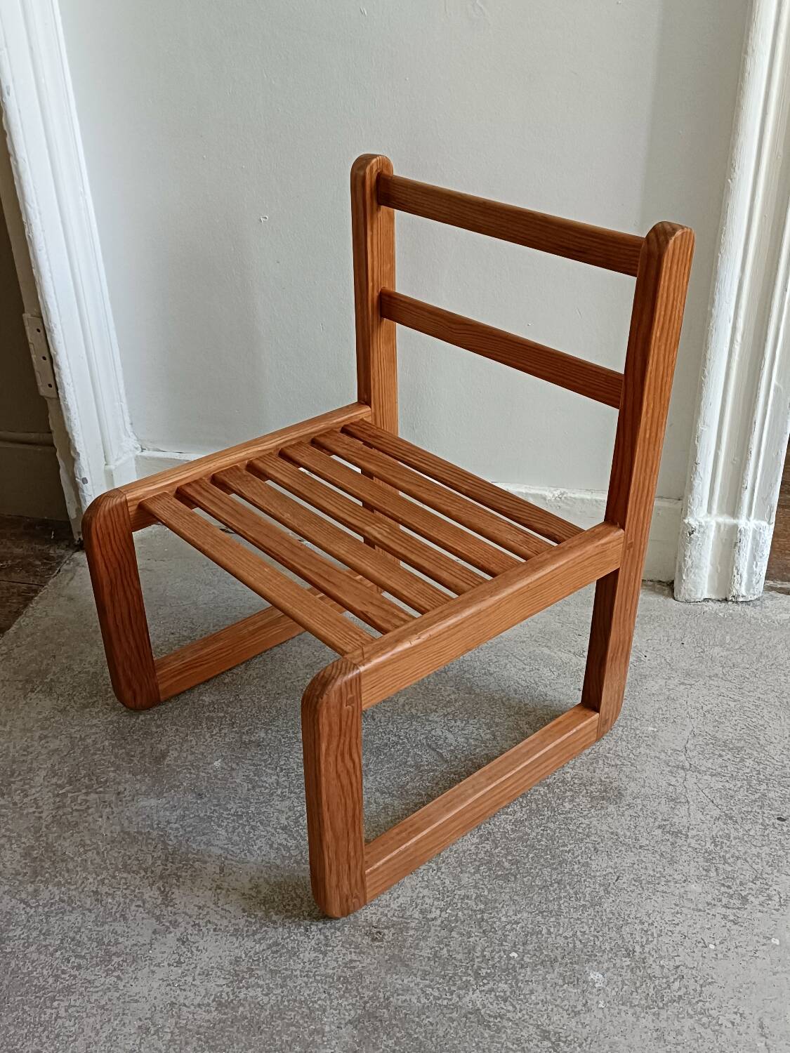 Small Scandinavian chair 70