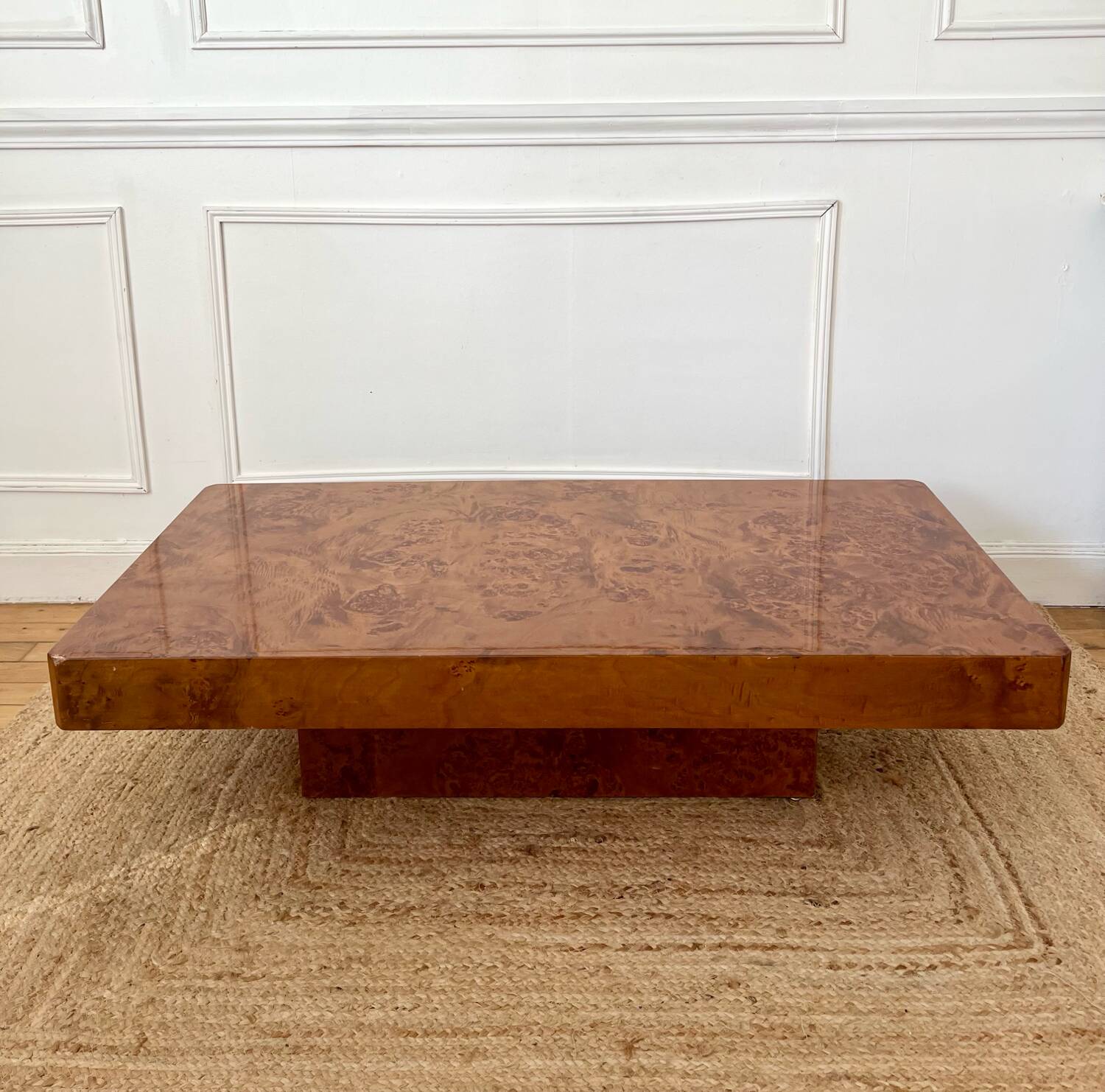 Table basse vintage en loupe d’orme