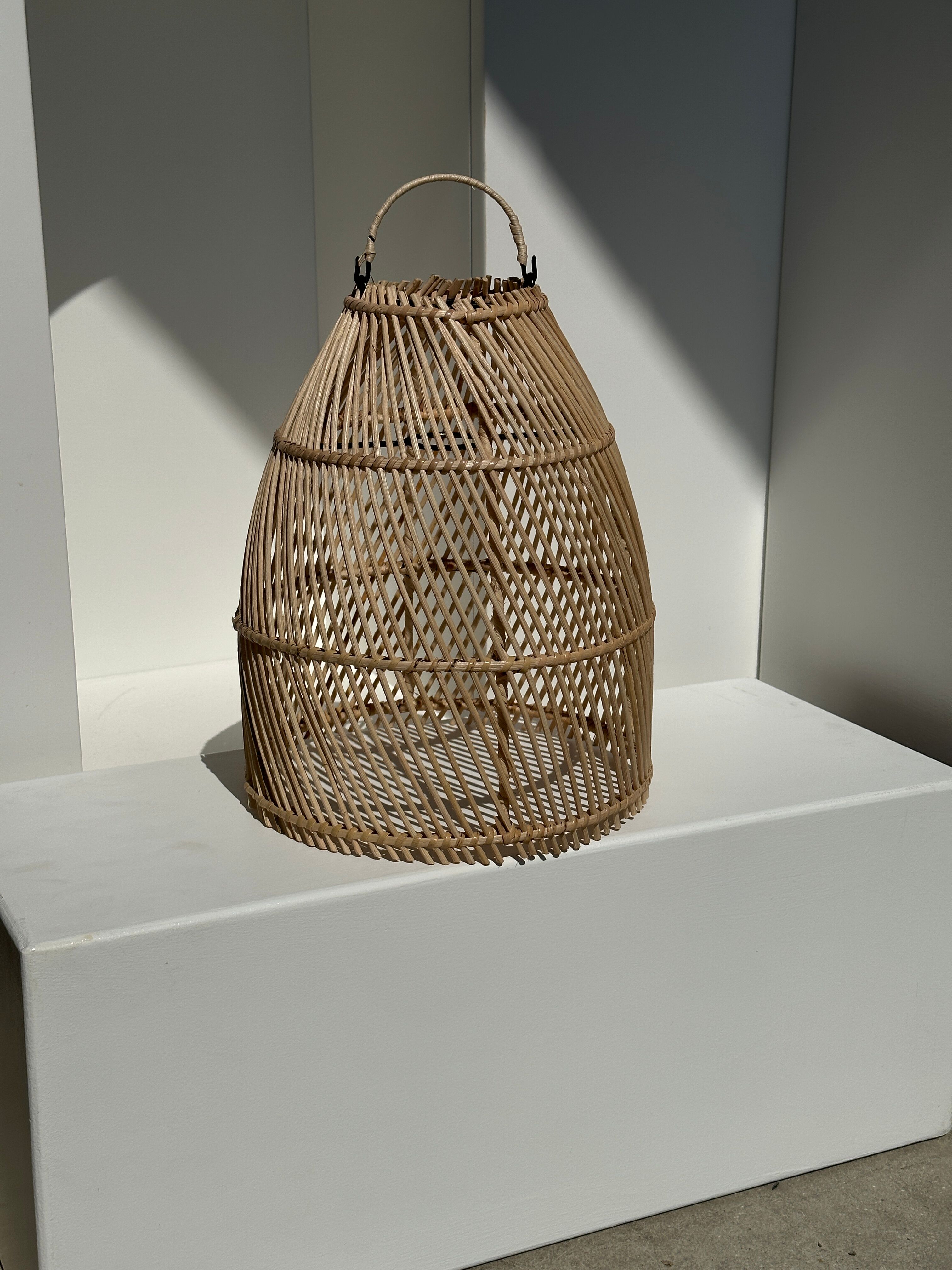 Suspension en rotin en forme de cloche d25 h28