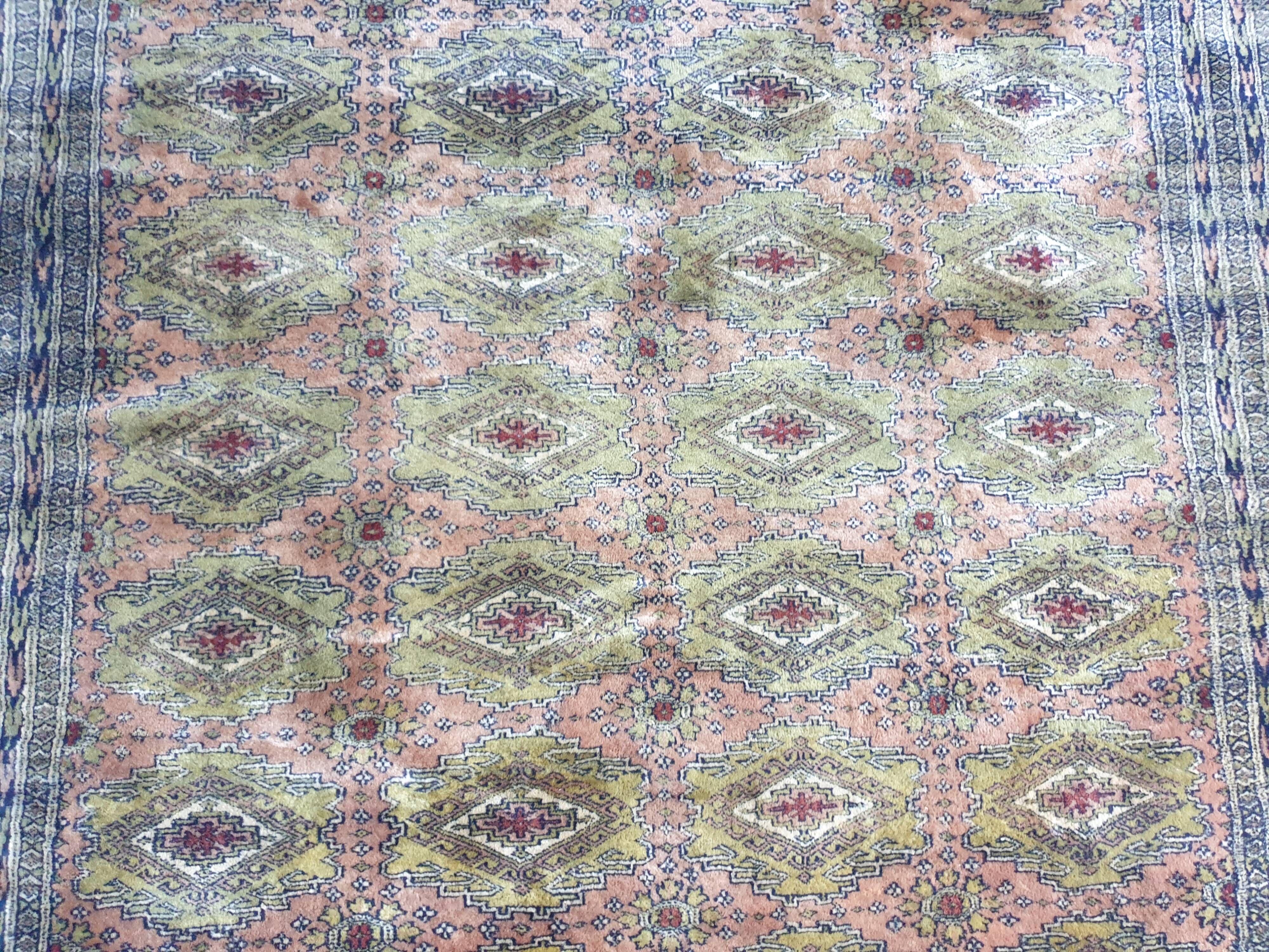 Hand-knotted silk rug 192x 300cm