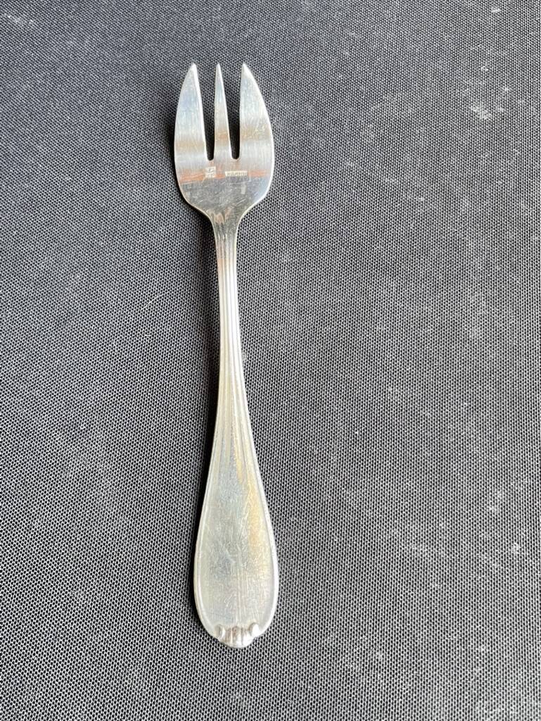 Box of 12 Ercuis oyster forks – Silver plated