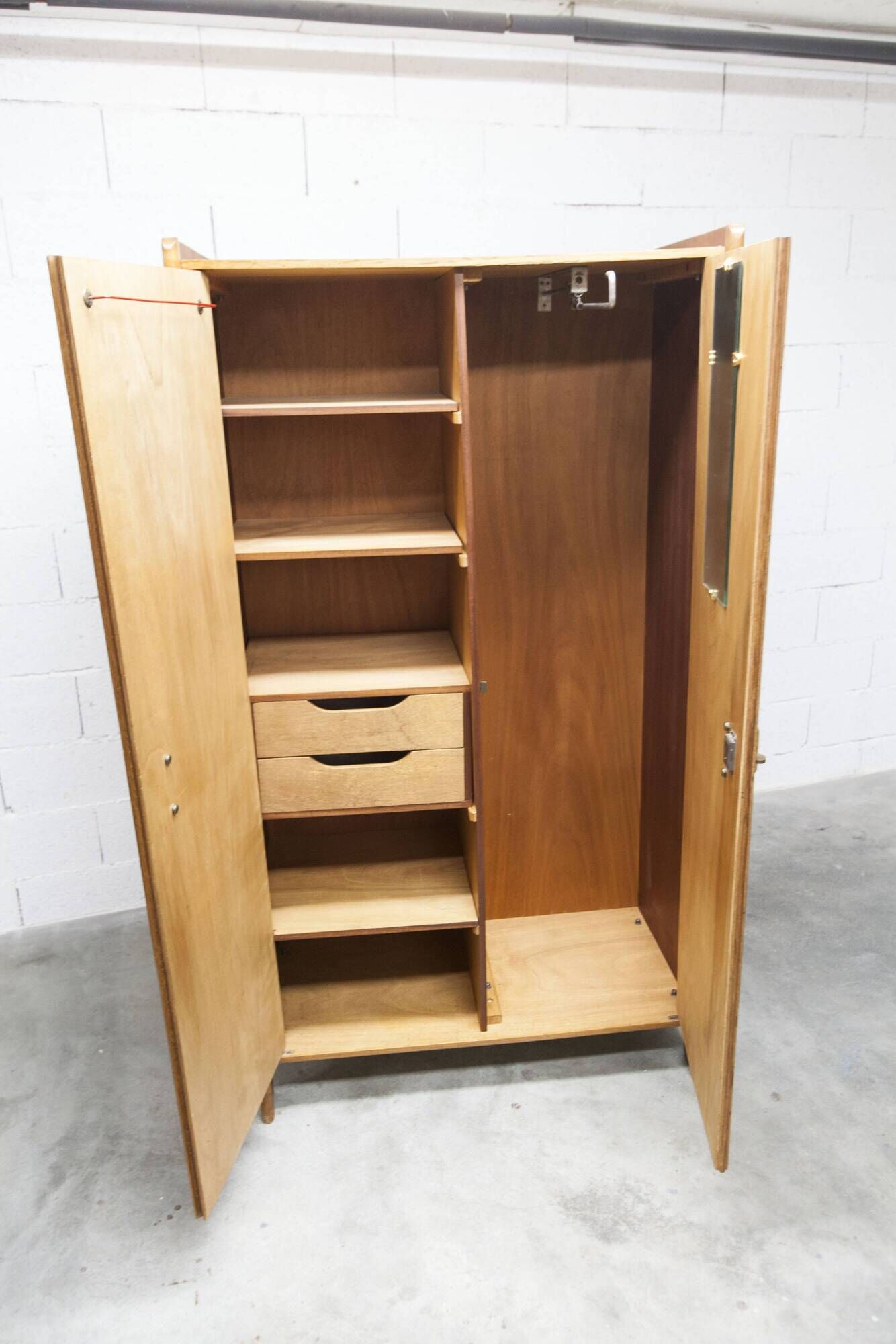1950s Mid-Century Modern oak wardrobe with 2 doors and 2 drawers.