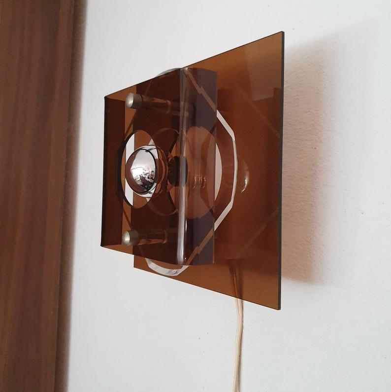 Apply Herda design in Plexiglas 80s