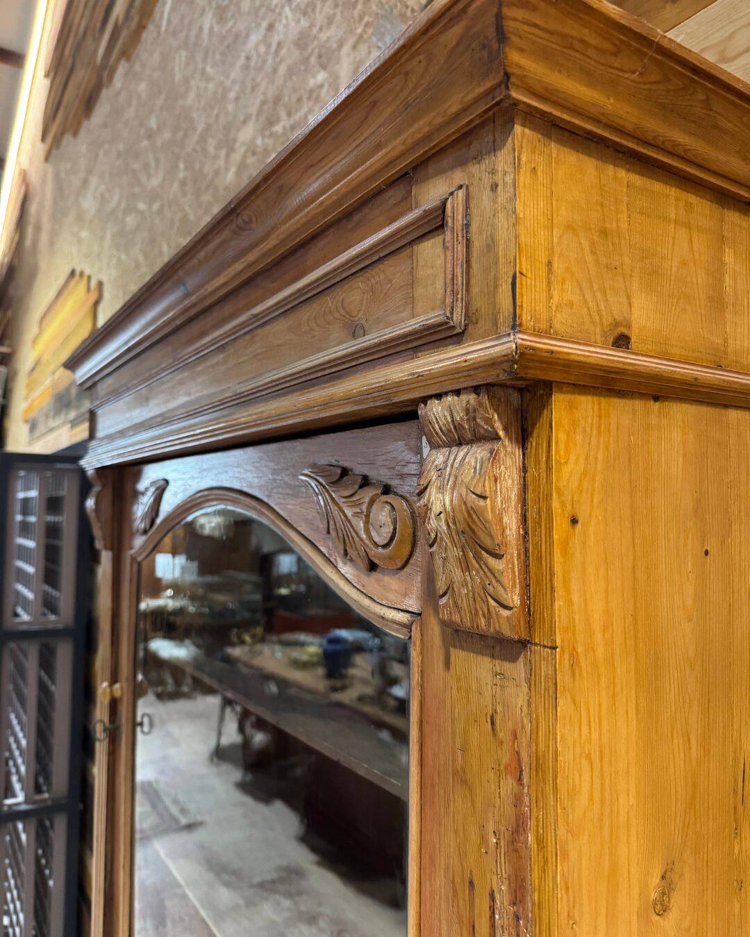 19th-century fir dresser - Original patina