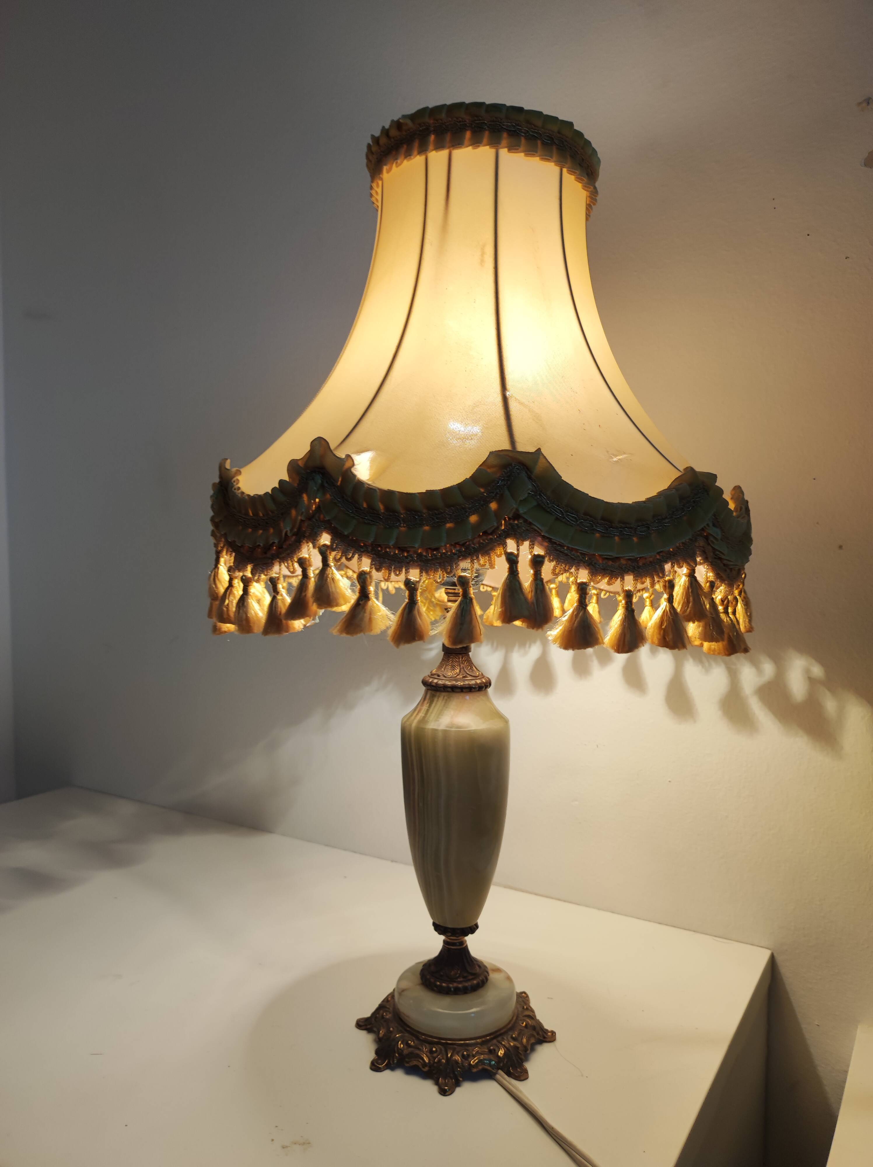 Foot lamp in onyx lampshade silk