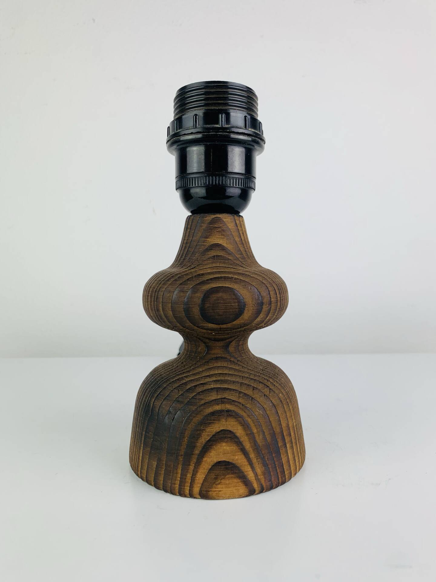 Temde Leuchten brutalist lamp, wood and wool from the 1960s.