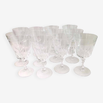 Set de 12 verres à vin cristal taillé