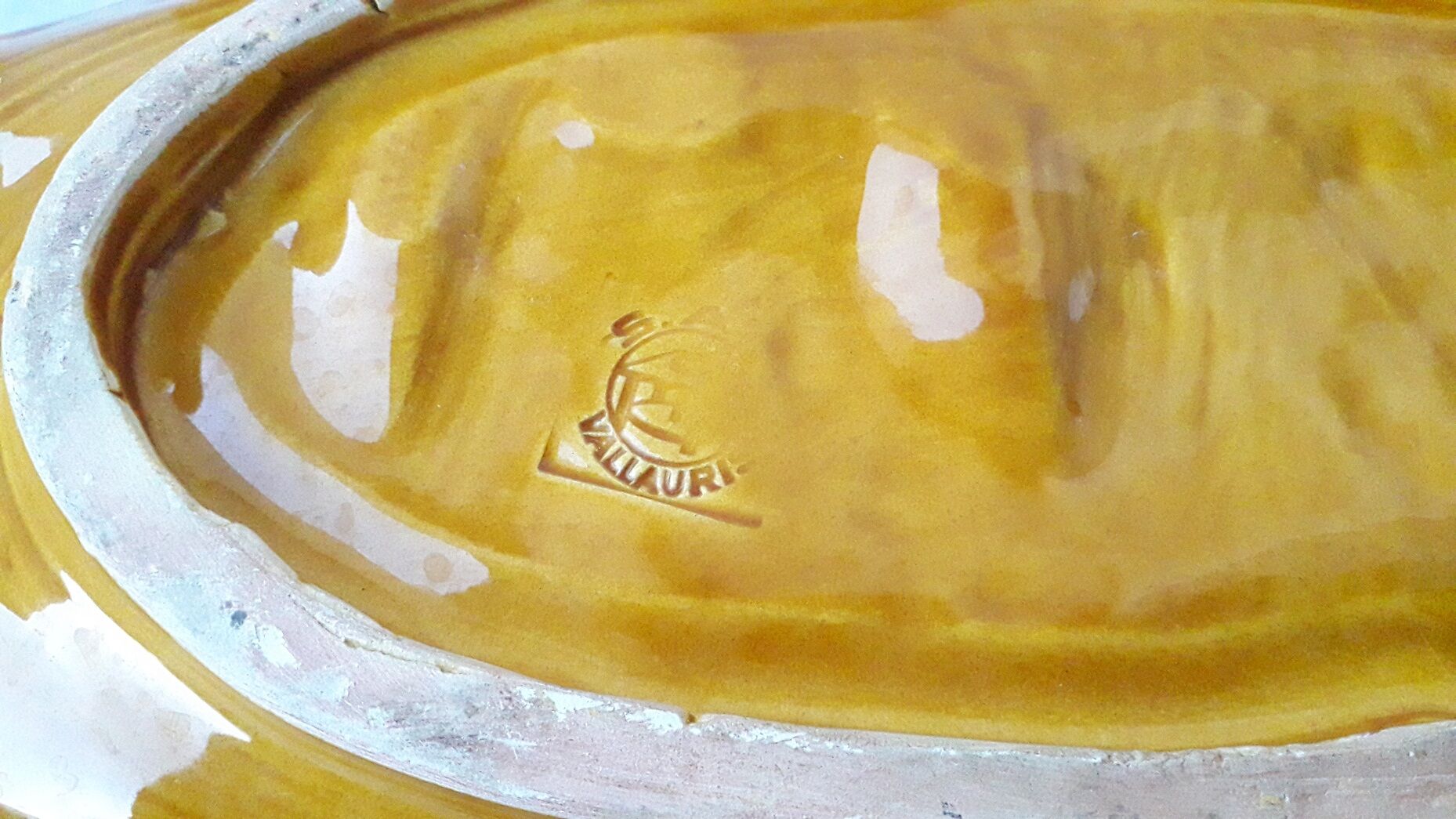 Dish Vallauris banana leaf