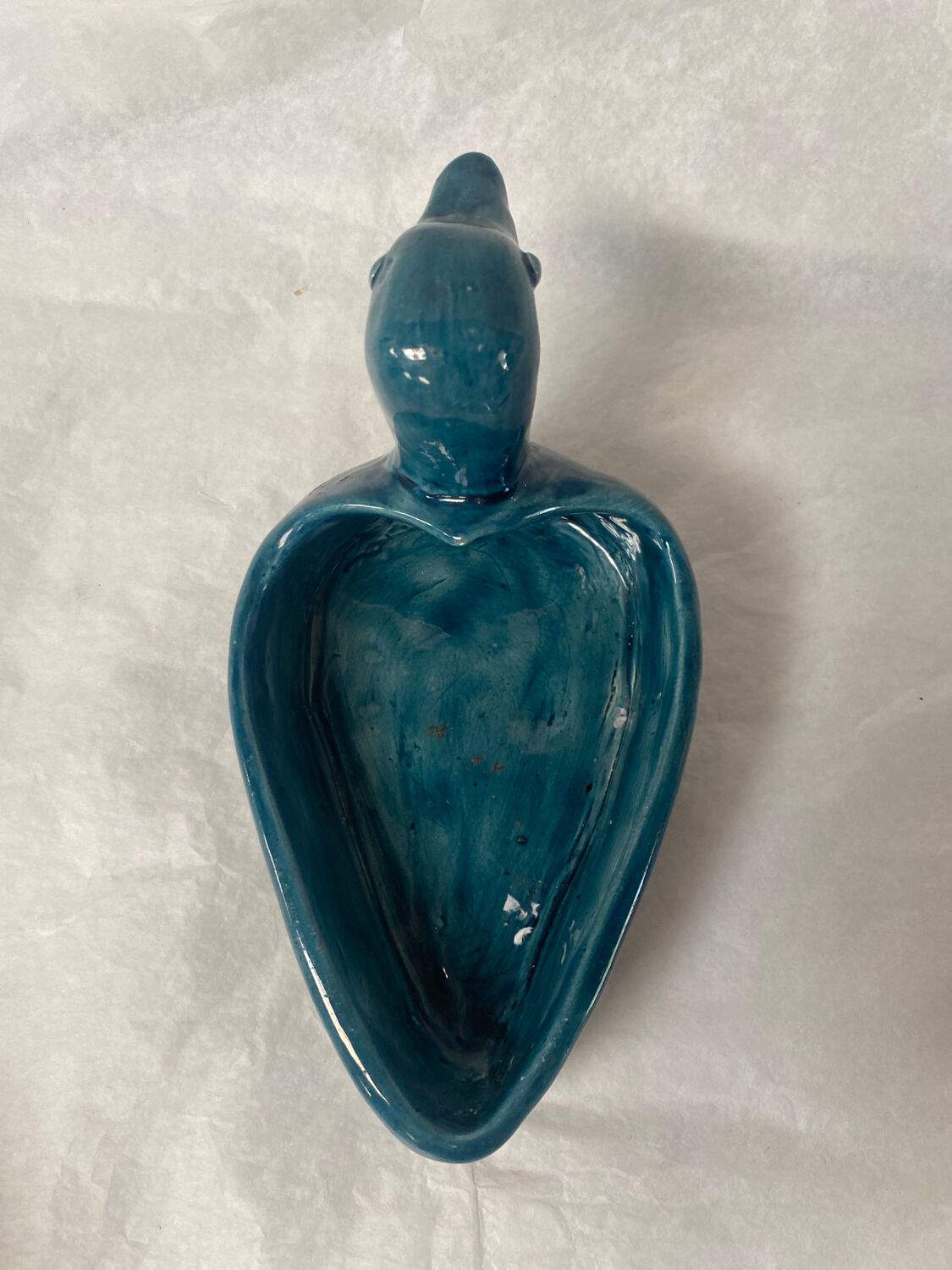 Empty duck blue ceramic pocket