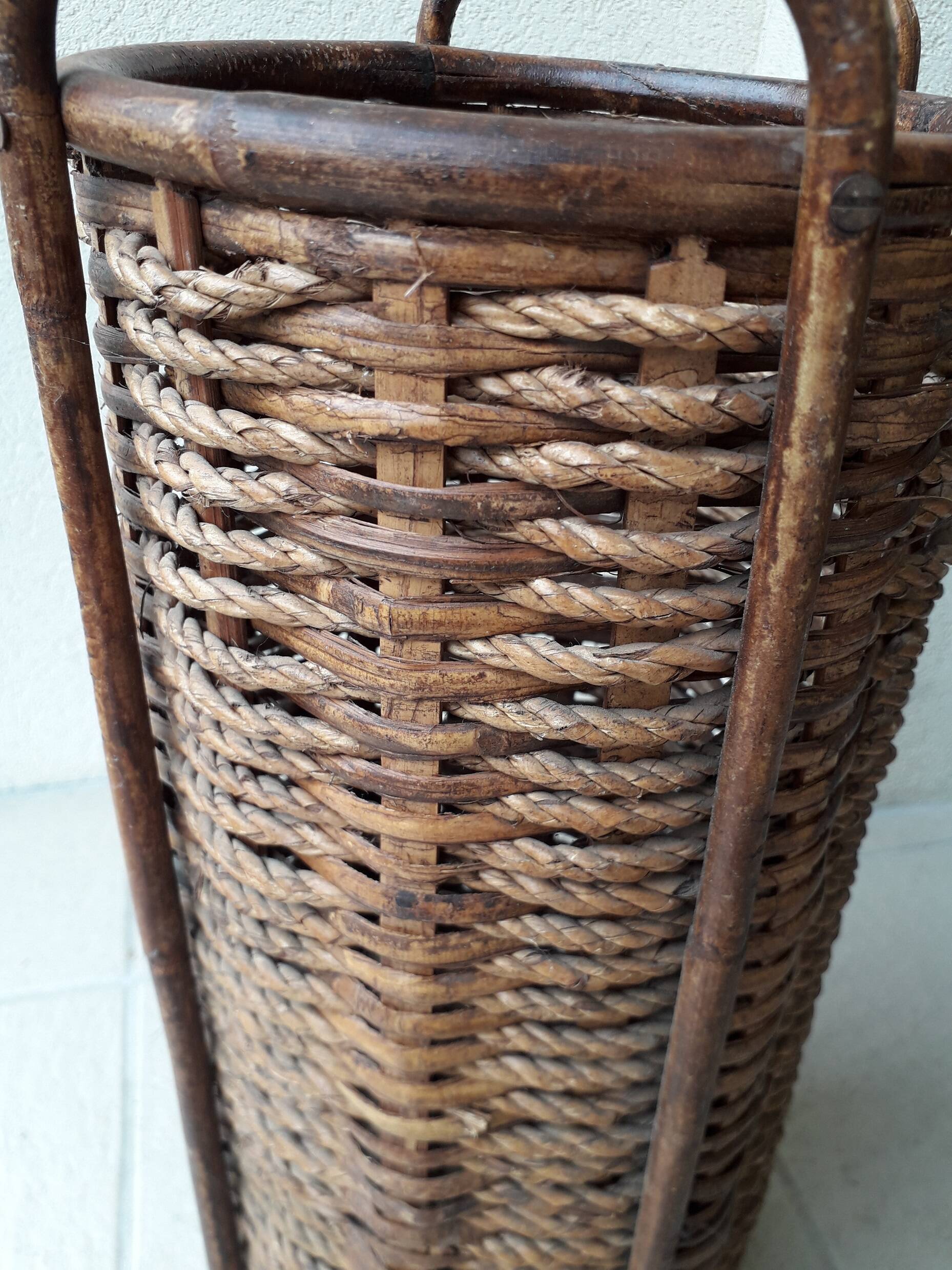 Rattan umbrella stand