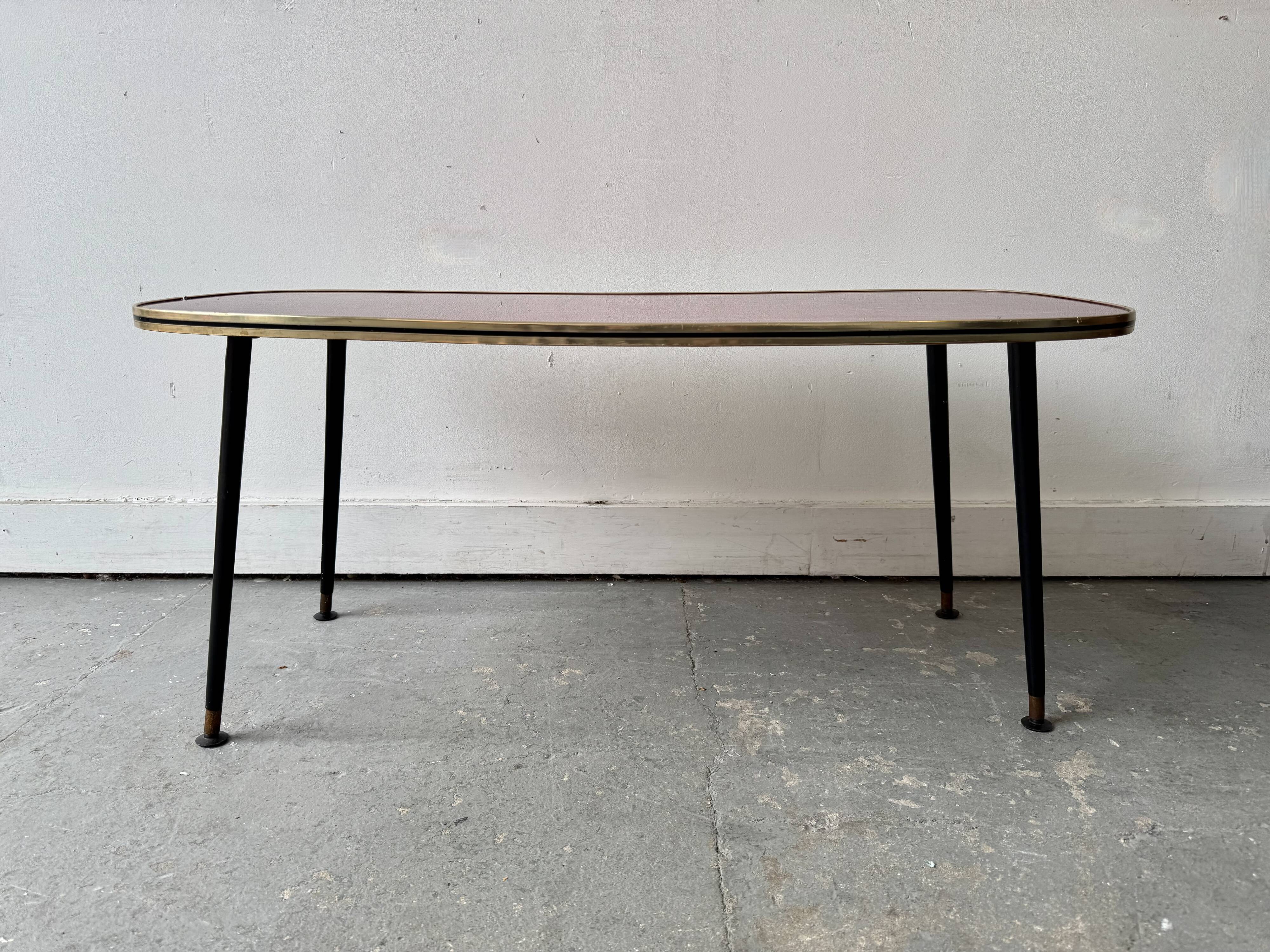 Table basse vintage avec pieds Dansette