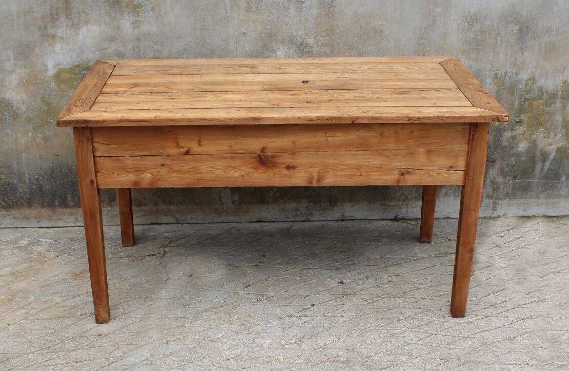 Farm table
