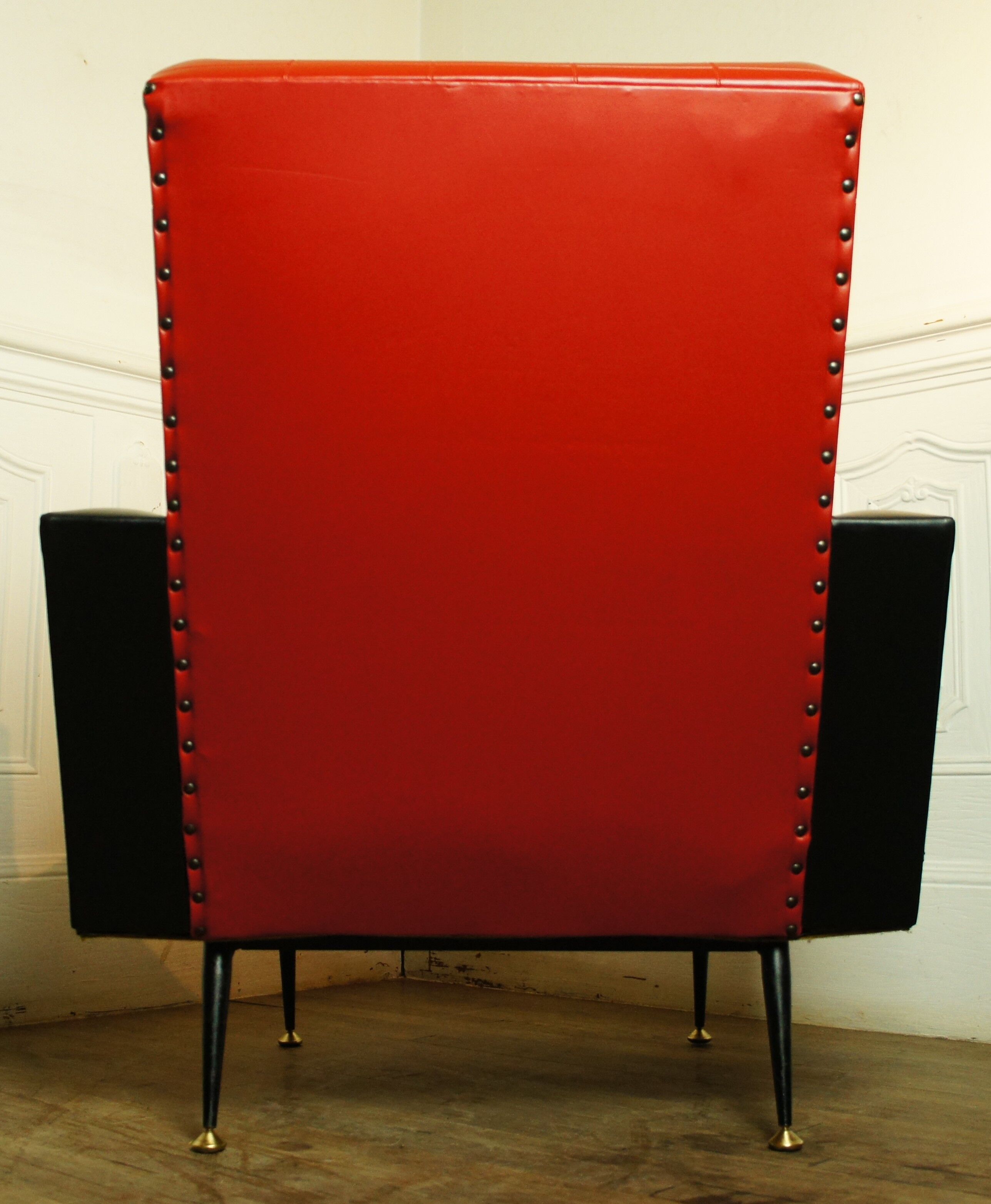 Fauteuil skaï pieds rotule laiton