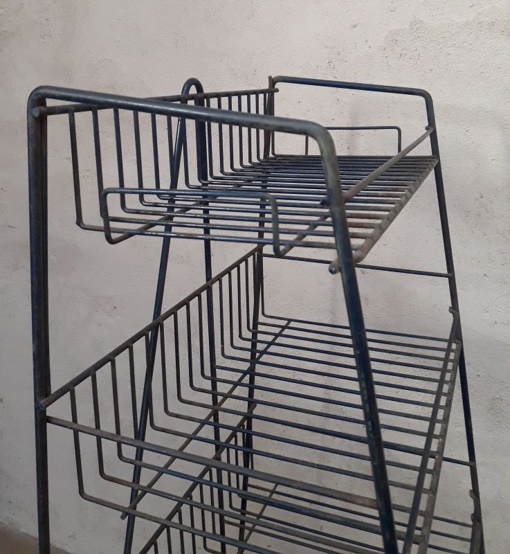 Display metal store shelves