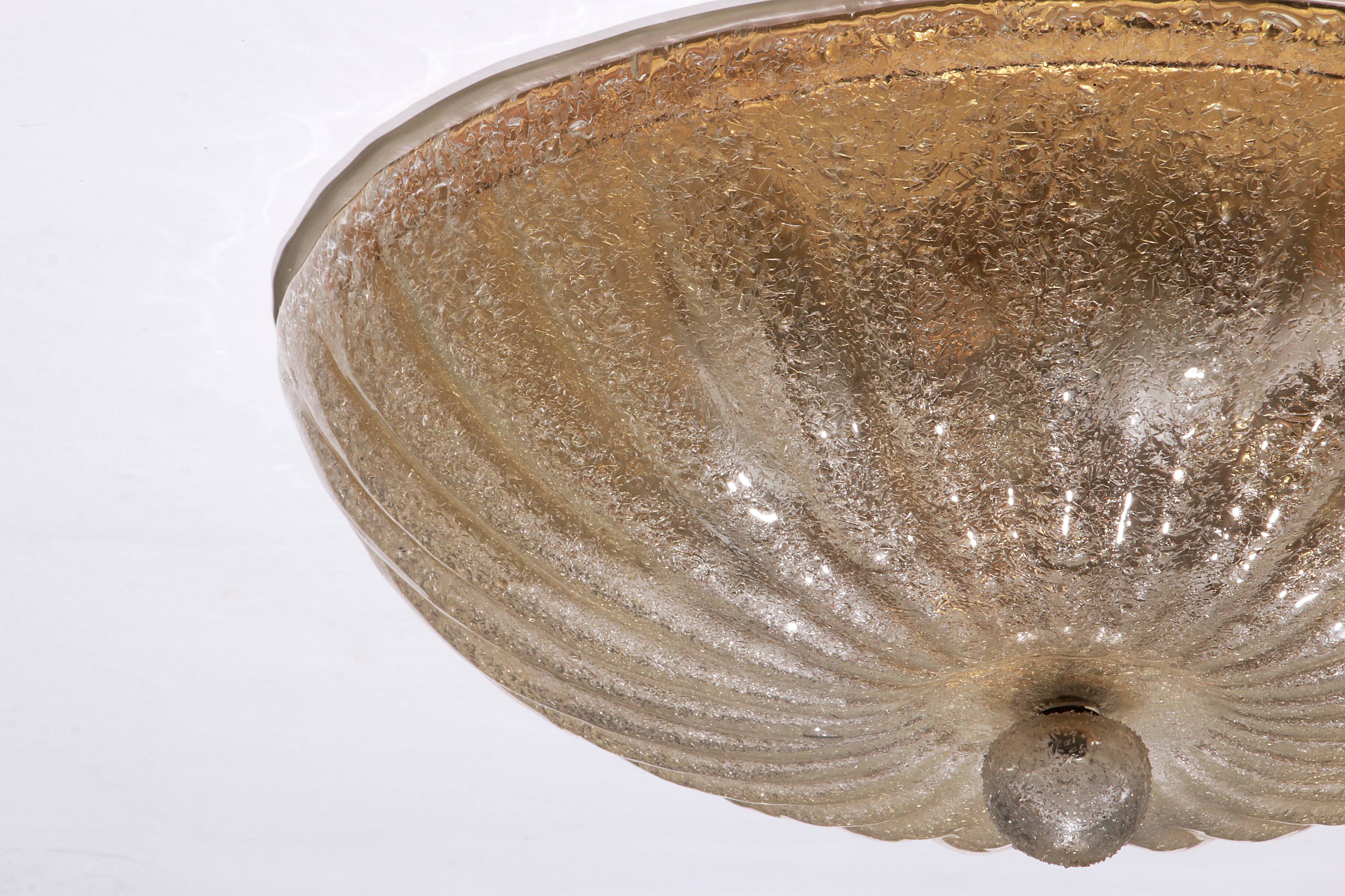 Plafonnier italien en verre de Murano avec détails dorés