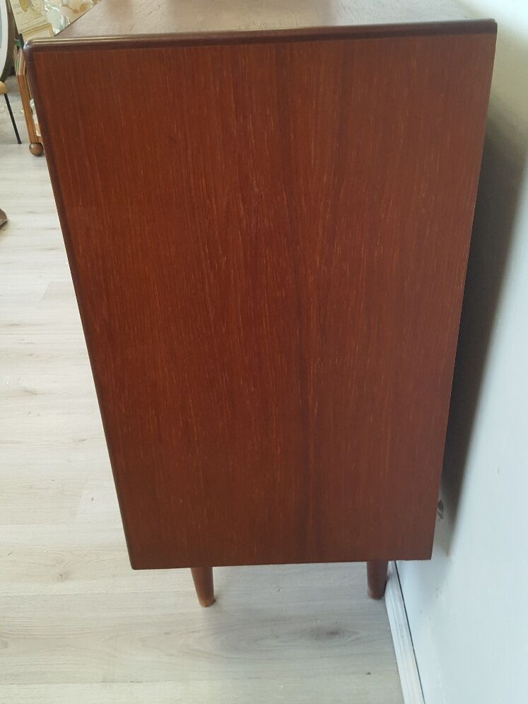 Side board