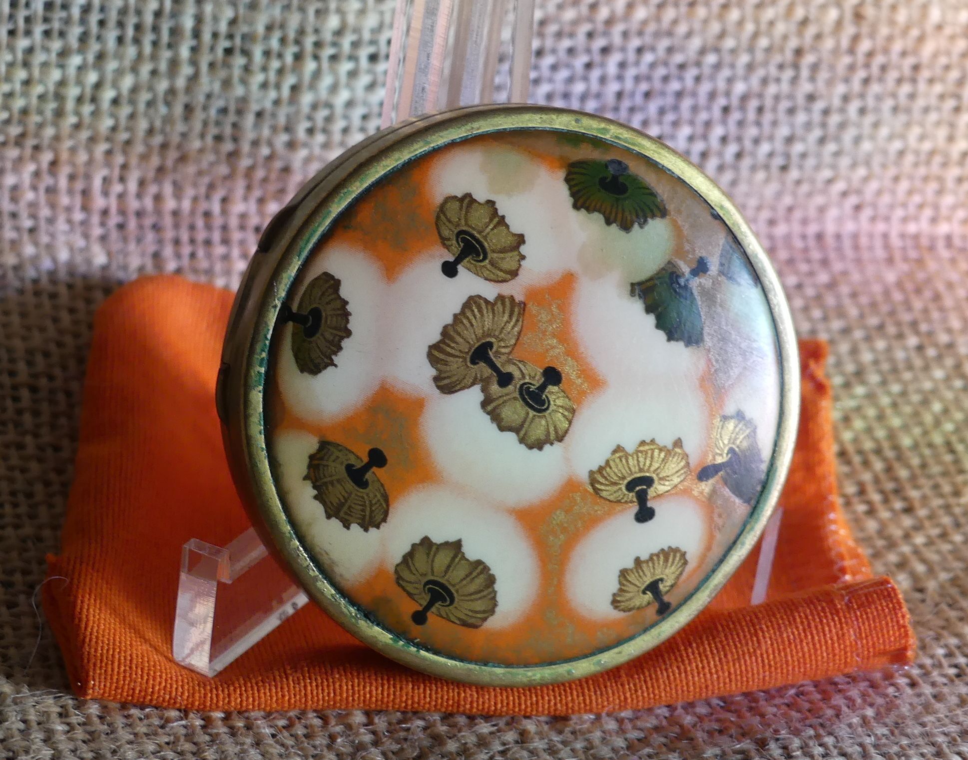 Coty bag powder tray