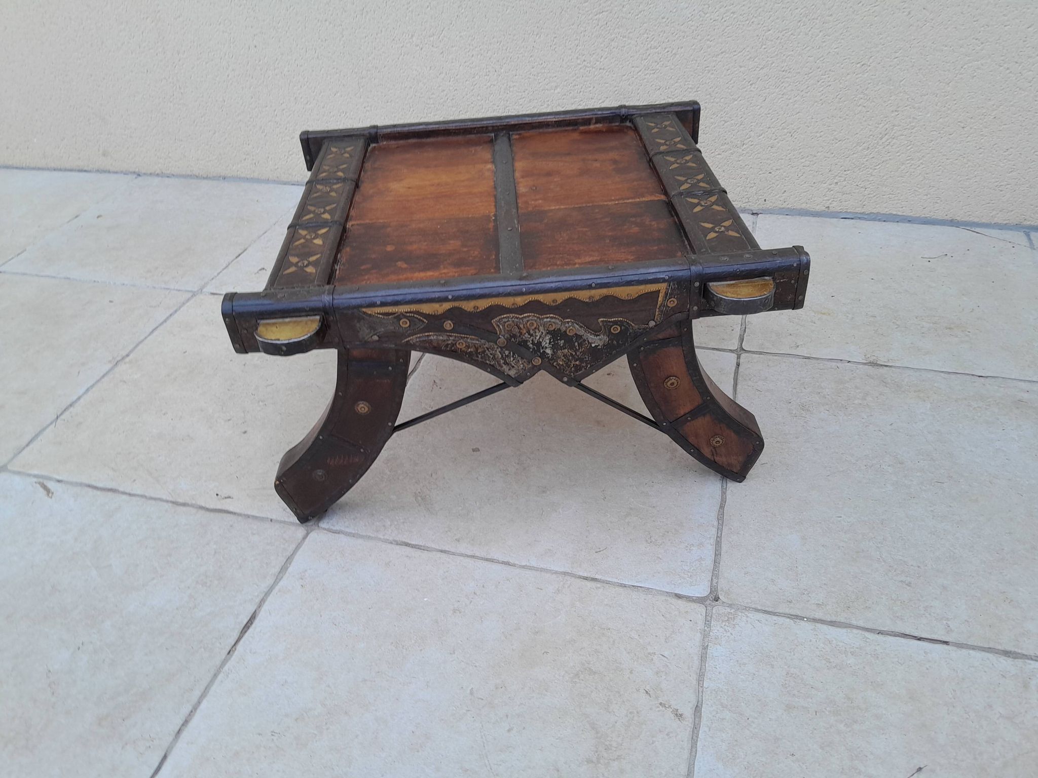 Table basse ancienne tibetaine bois cuivre