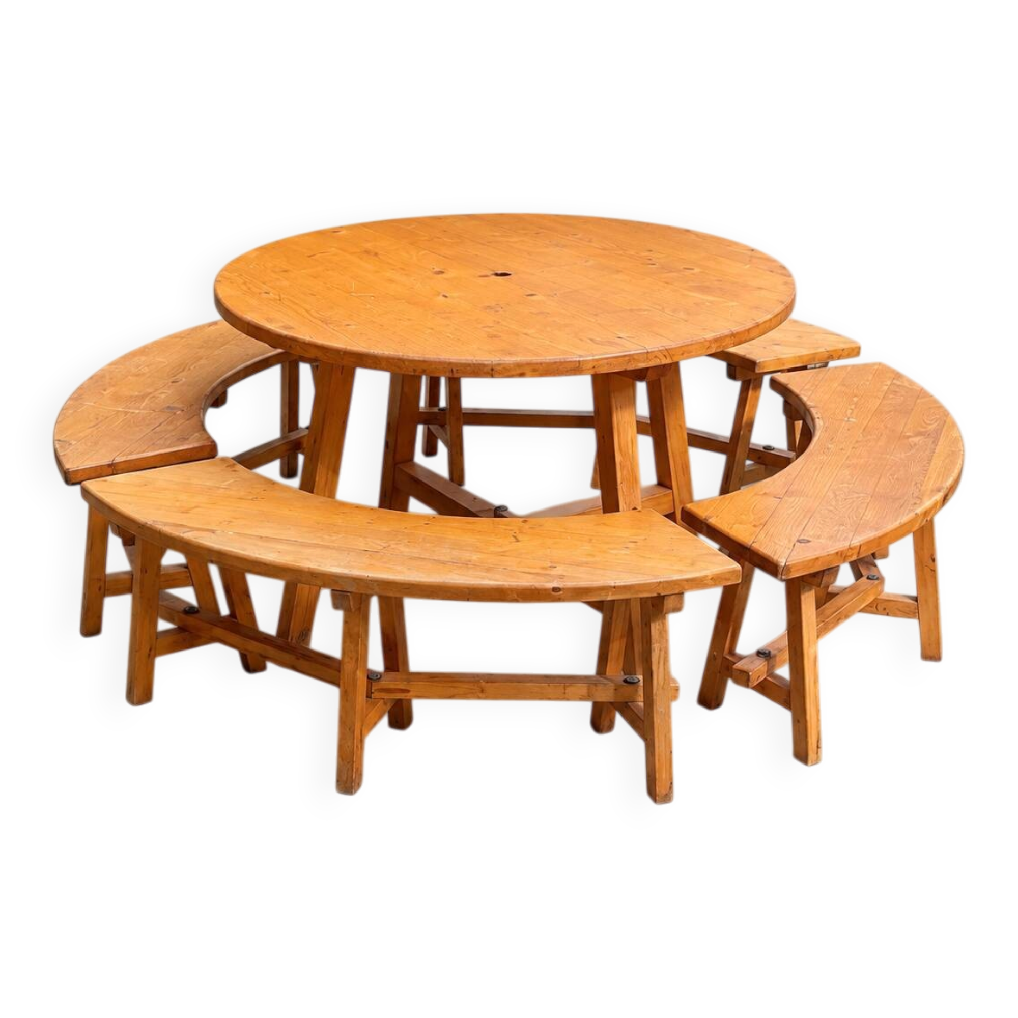 Round table in solid pine and its 4 curved benches – Vintage