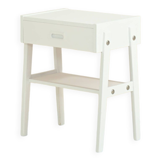 Table de chevet scandinave peinte en blanc