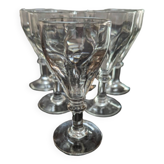 Lot 6 verres anciens a liqueur en verre période 1940 à facettes TBE