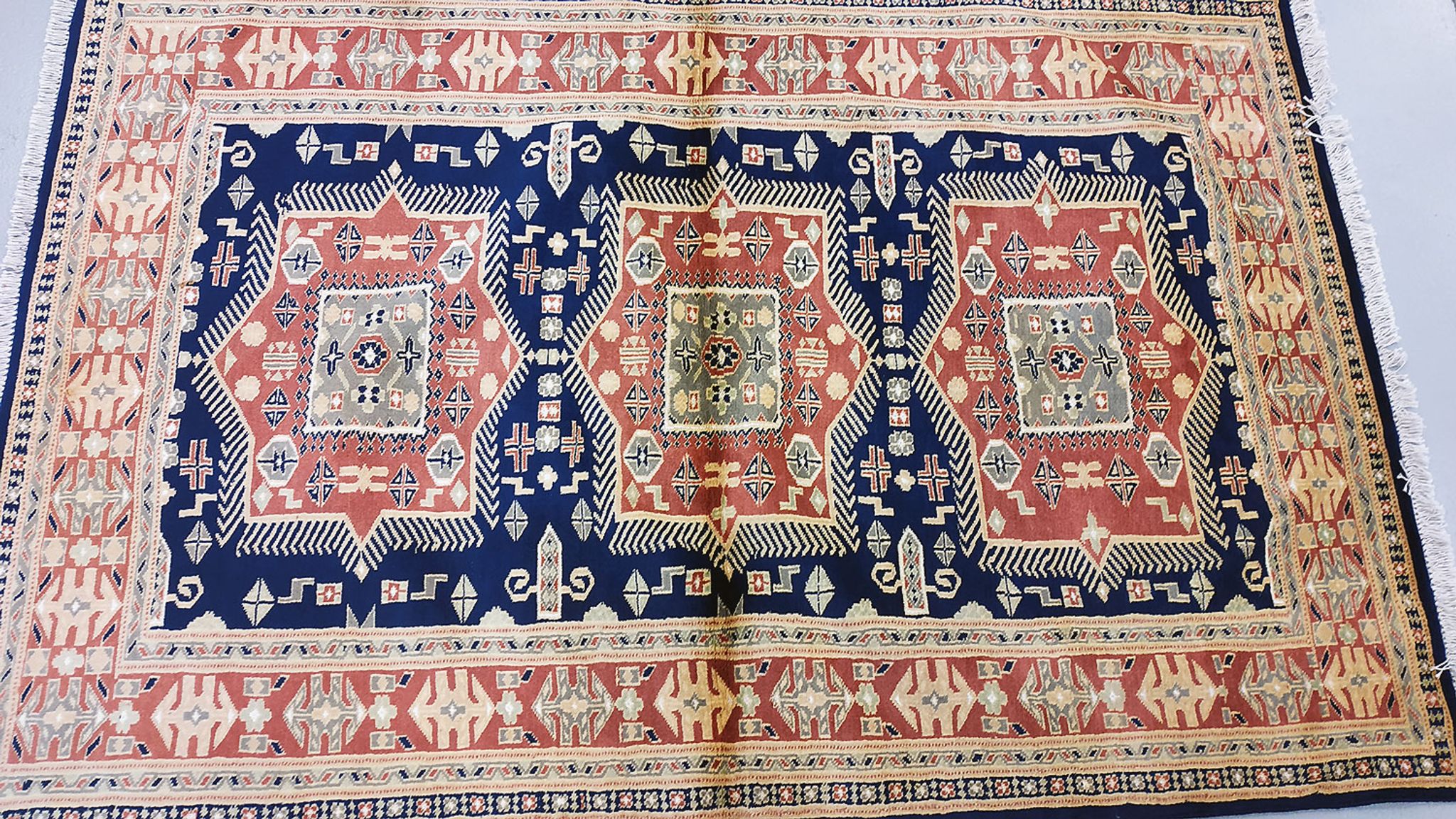 Tapis d'orient entièrement fait à la main "karachi" 191x127cm