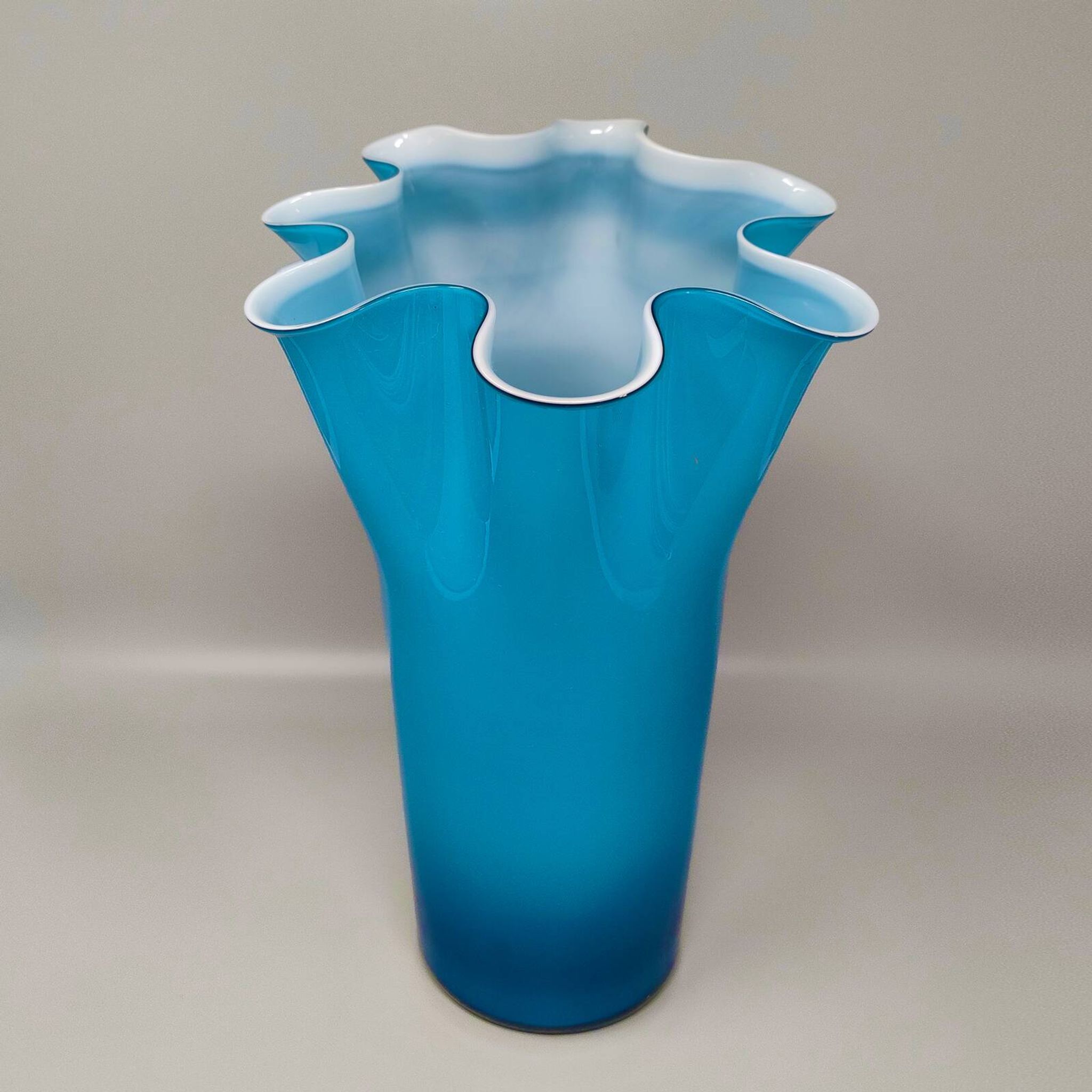 1960s Astonishing "Fazzoletto" Vase By Ca' Dei Vetrai in Murano Glass. Made
