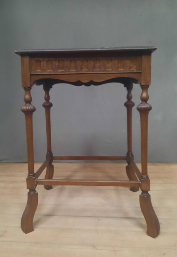 Table rectangulaire style renaissance