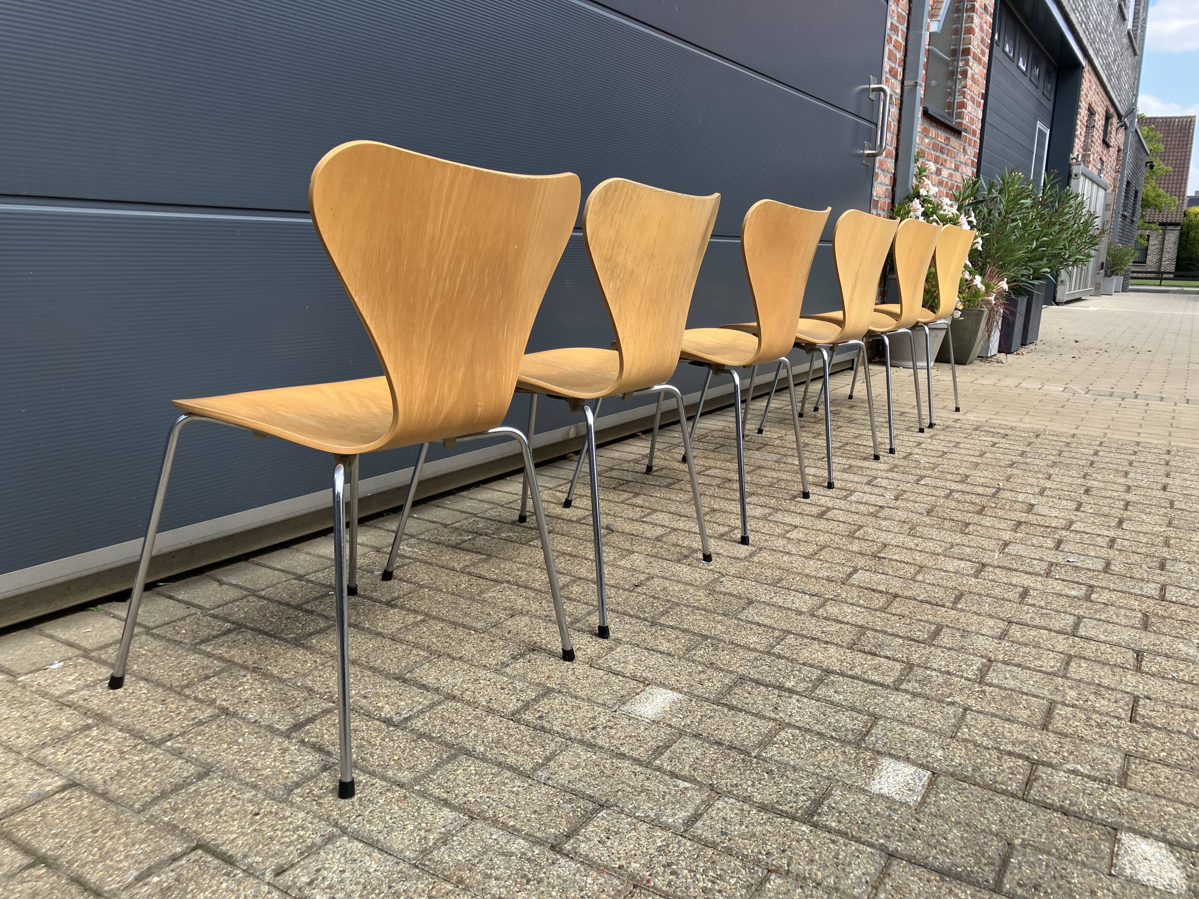 Fritz Hansen series 7 Vlinderstoelen naturel hout 1988