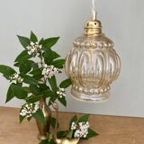 Suspension globe vintage en verre ambré bullé