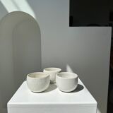 Trio of white ceramic cups D9cm
