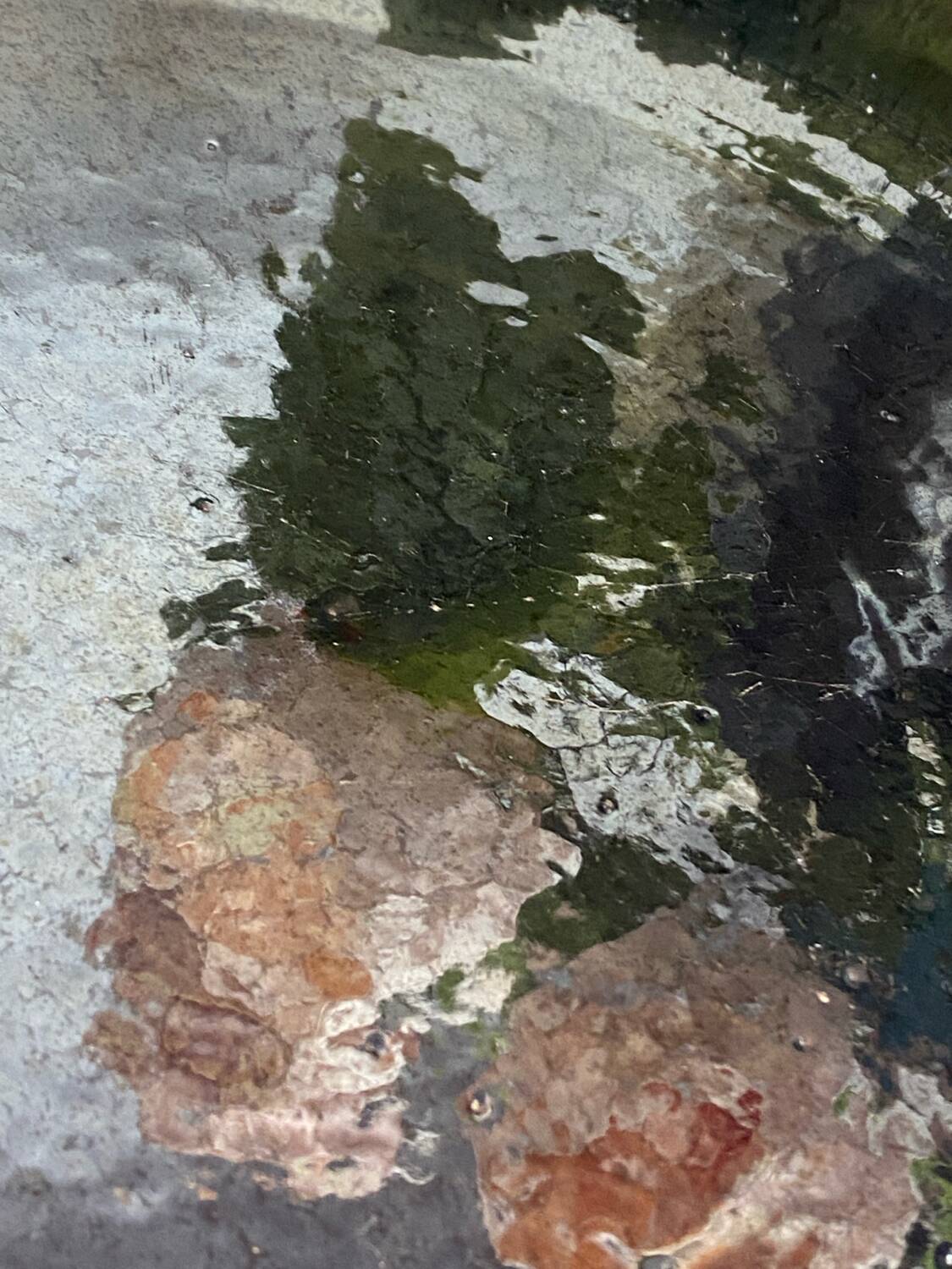 Round iridescent ceramic dish Vallauris