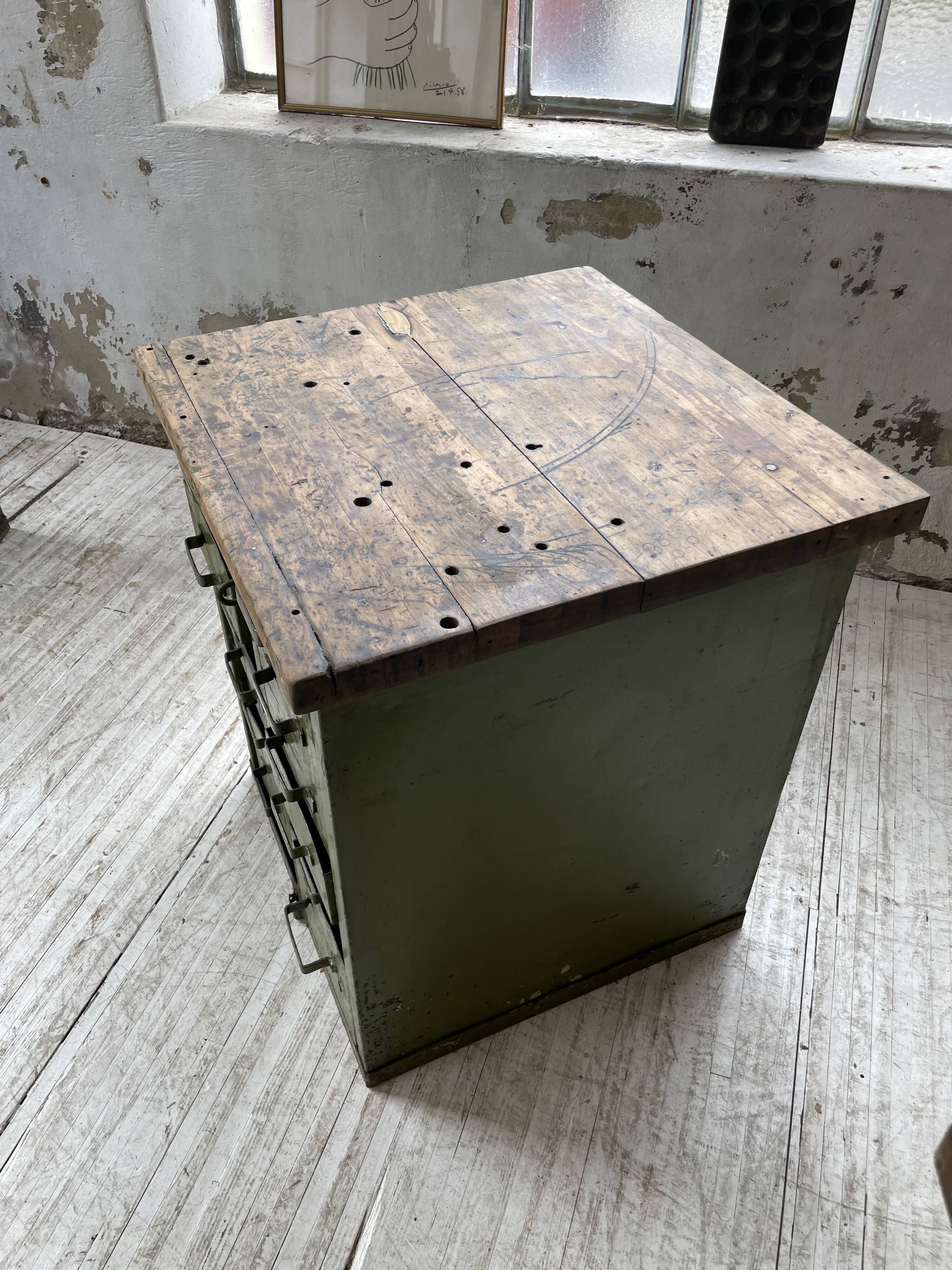 Industrial military storage furniture